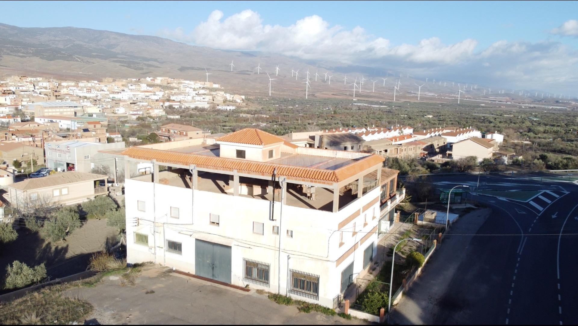 Oportunidad Única en Fiñana – Gran Propiedad con Múltiples P - foto 3