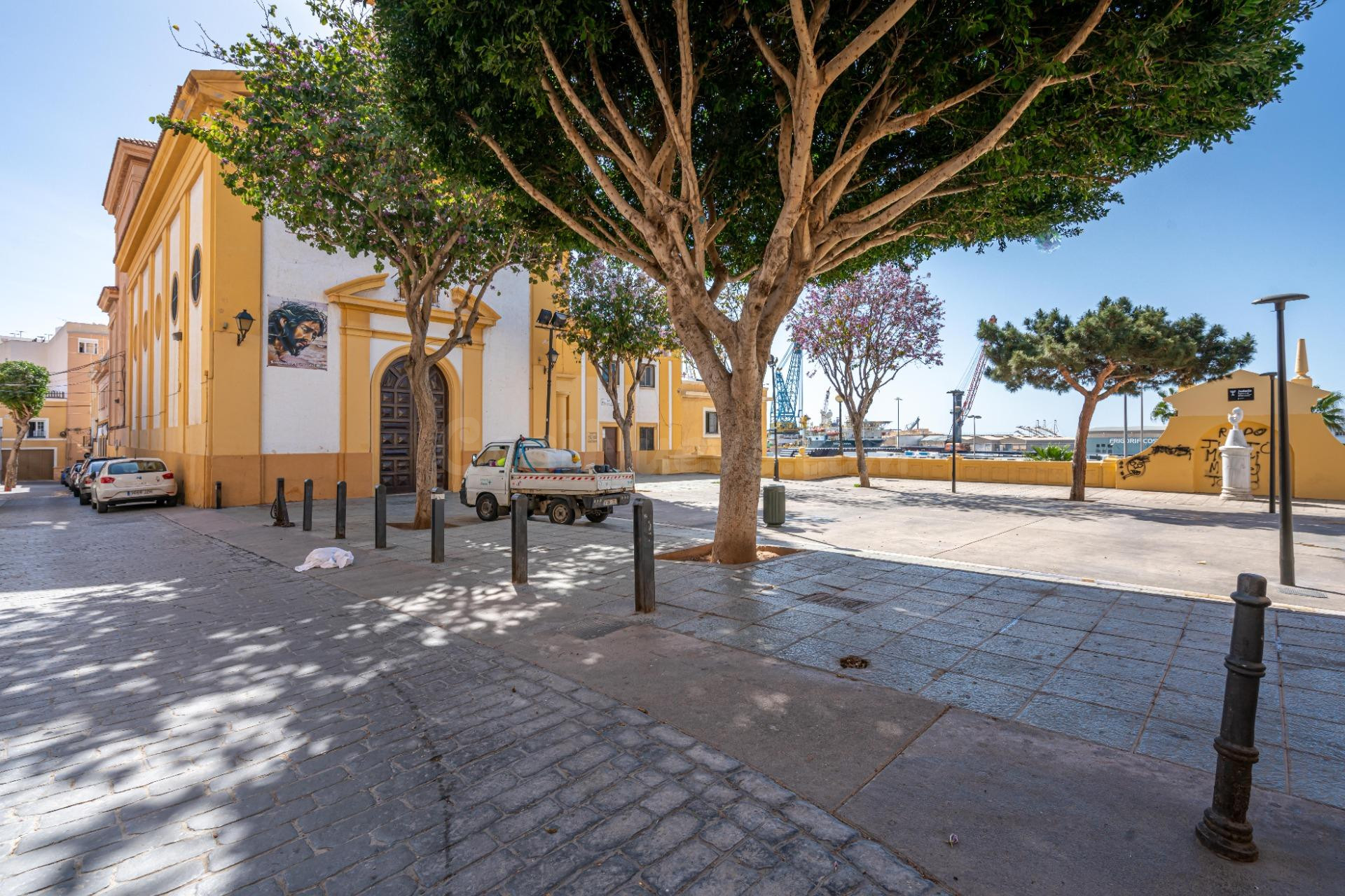 ¡Gran Oportunidad de Inversión en Almería! - foto 2