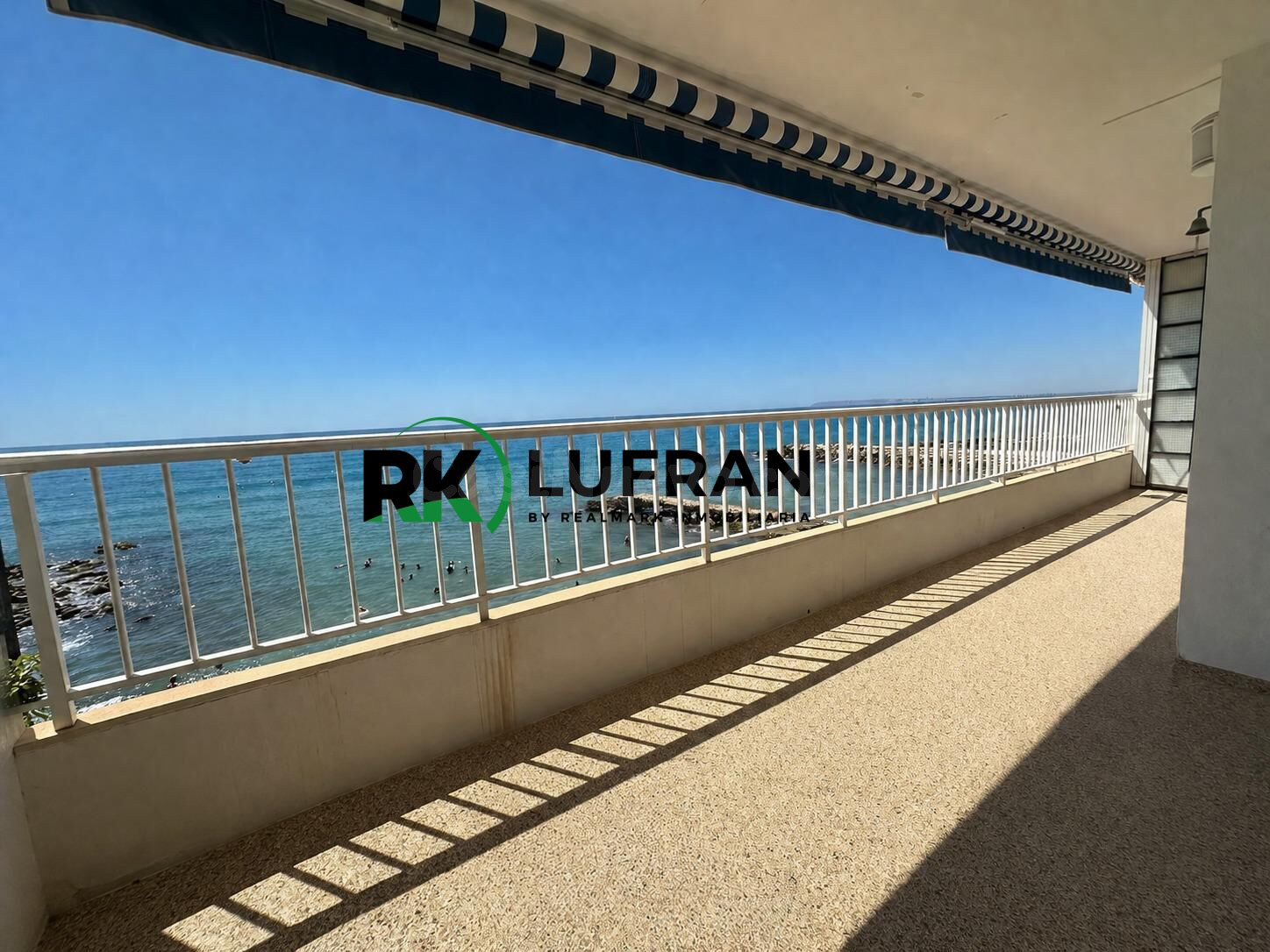 PRIMERA LINEA DE LA PLAYA DE LA ALBUFERETA - foto 5