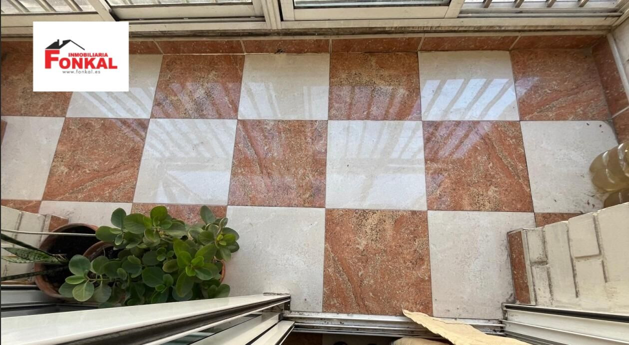 PISO CON TERRAZA PRÓXIMO A PLAZA DEL ARENAL - foto 2
