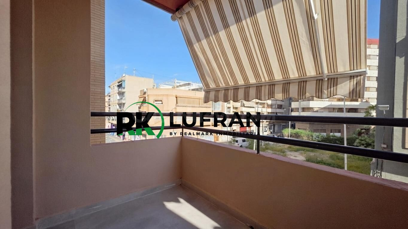 PISO REFORMADO EN BARRIO CAROLINAS ALTAS - ALICANTE - foto 3