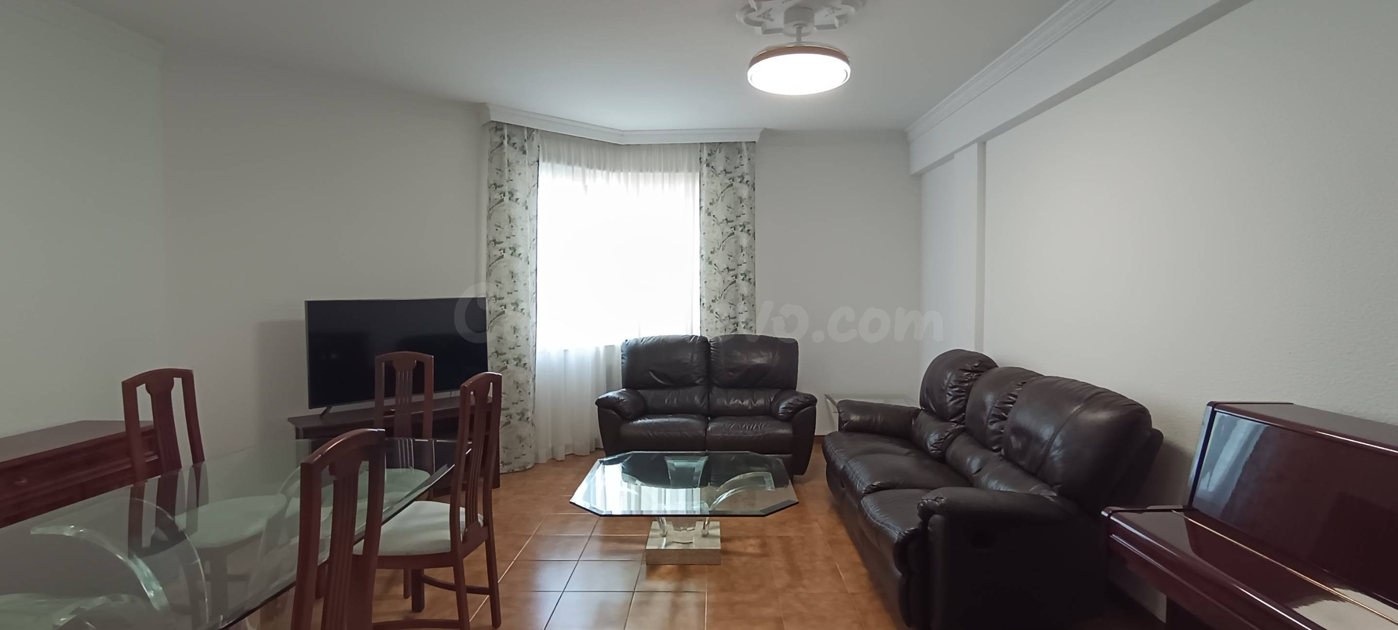 ¡Amplio piso en alquiler en el corazón de Alcaravaneras! - foto 4