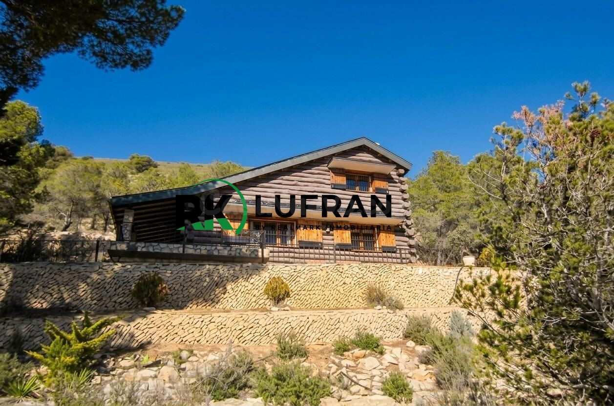 SE VENDE CHALET EN JIJONA