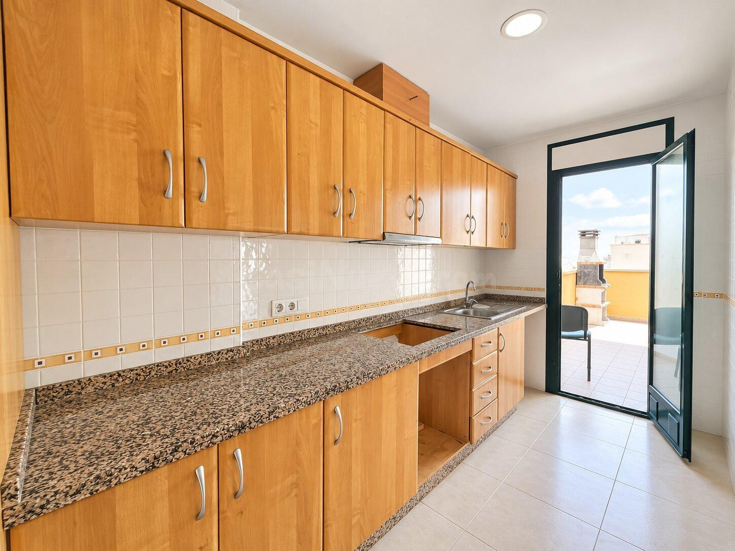 CHALET ADOSADO CON GRAN PISCINA COMUNITARIA EN ALMORADÍ, ALI - foto 4