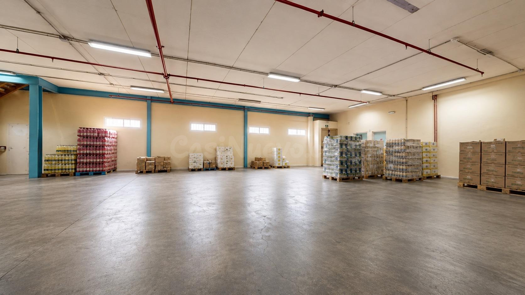 NAVE INDUSTRIAL DE GRAN ALTURA CON ÁREA LOGÍSTICA, CÁMARA Y  - foto 5
