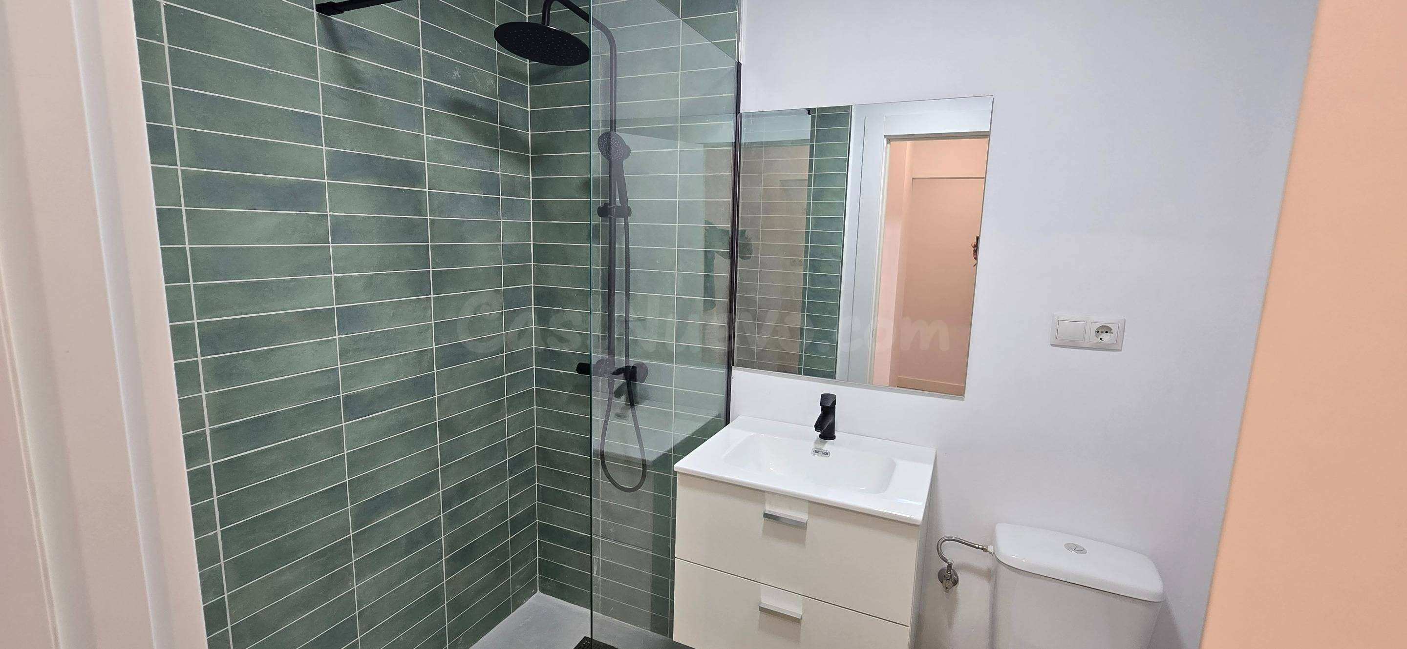 ¡Oportunidad en La Isleta! Apartamento de 1 dormitorio recié - foto 2