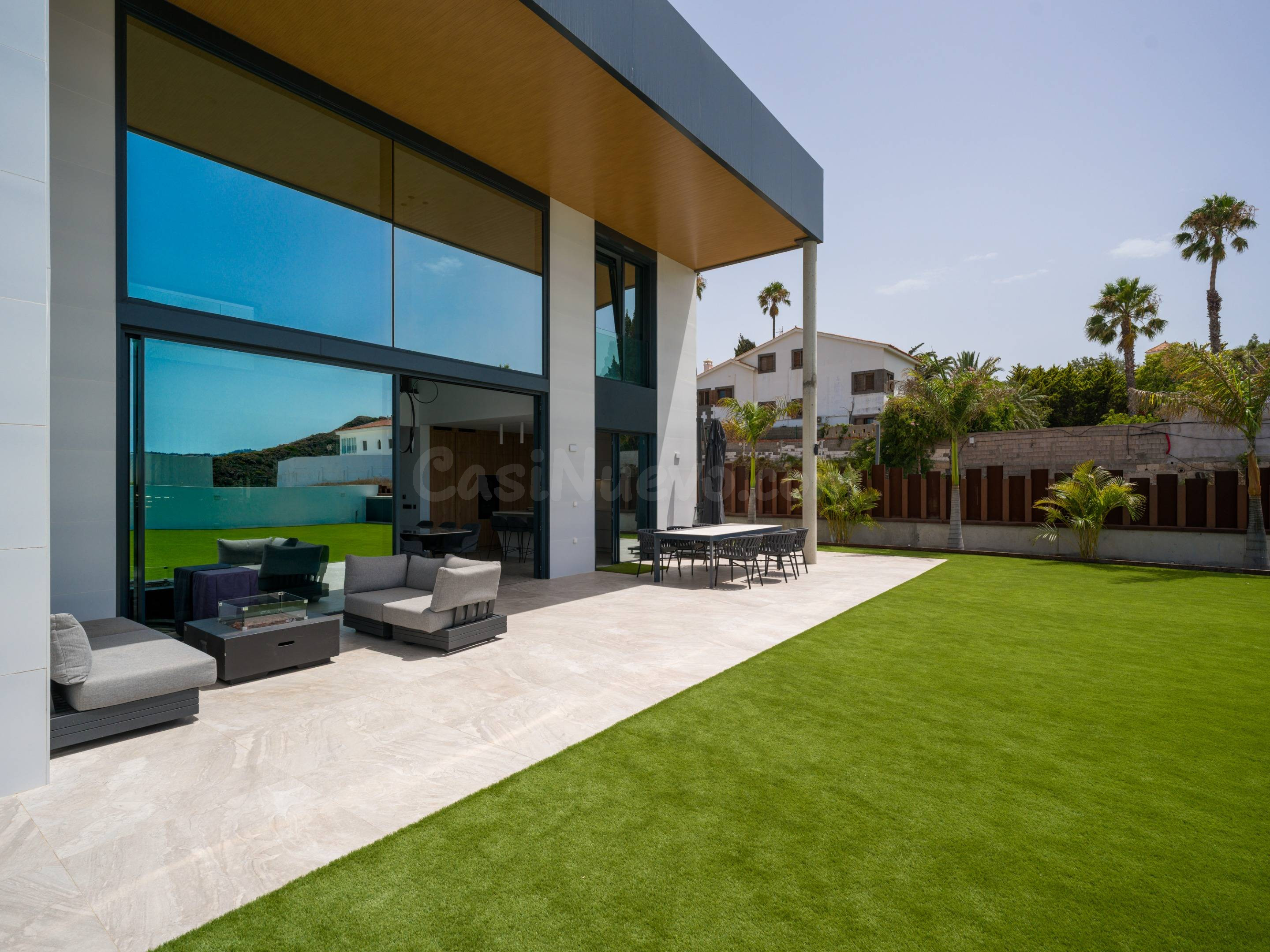 ESPECTACULAR VILLA A ESTRENAR CON PISCINA EN TAFIRA BAJA - foto 3