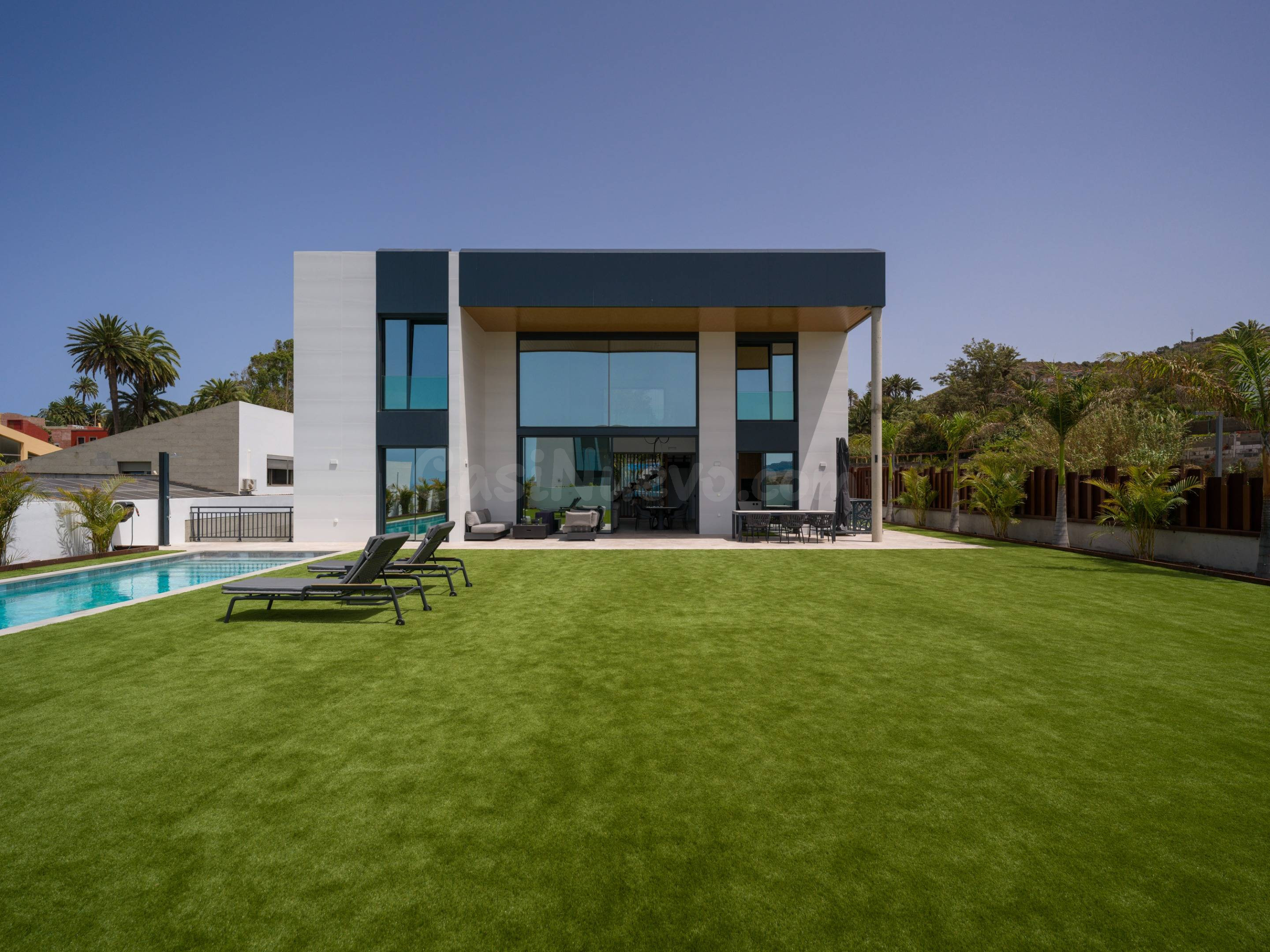 ESPECTACULAR VILLA A ESTRENAR CON PISCINA EN TAFIRA BAJA - foto 5