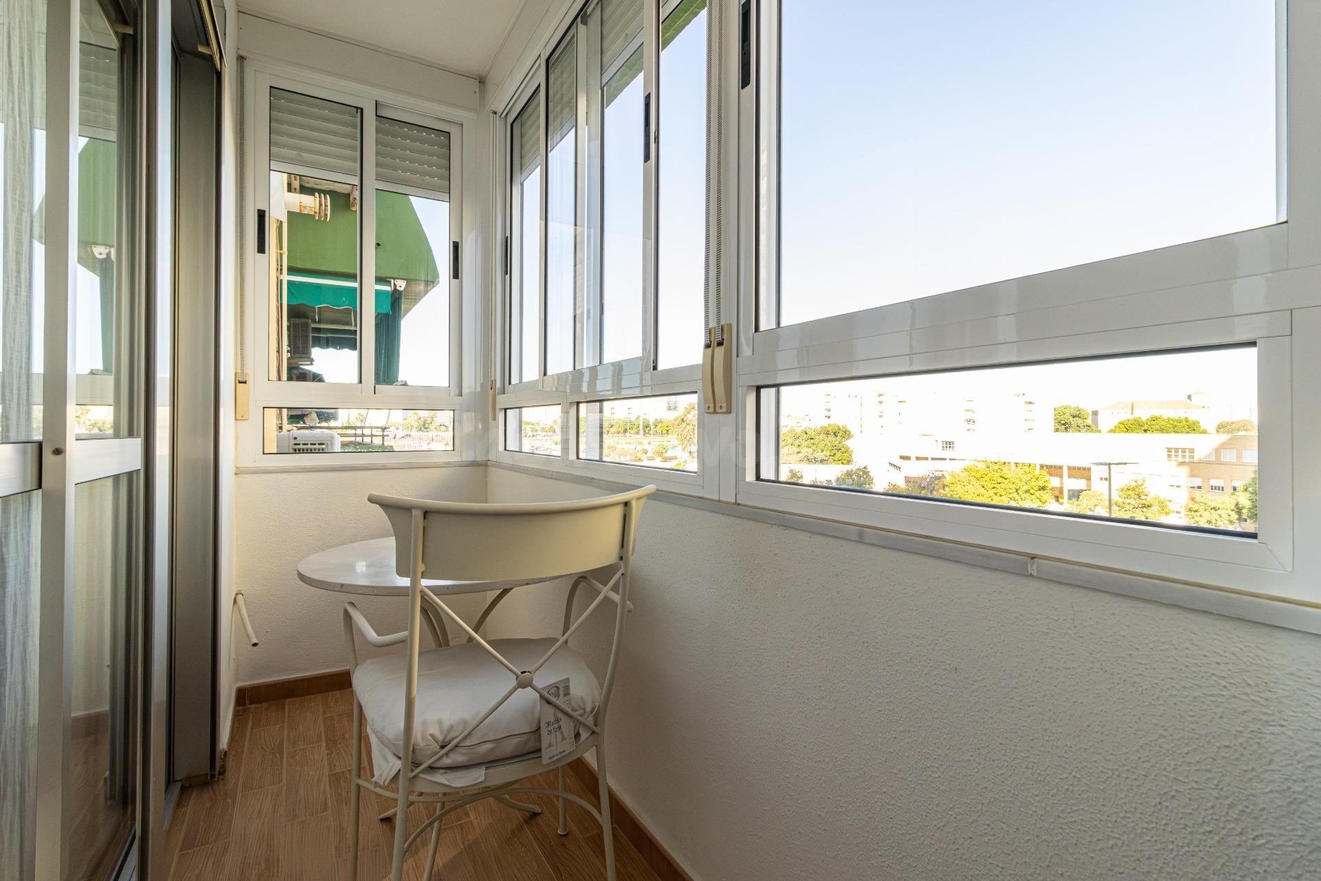 AMPLIO PISO CON VESTIDOR EN ZONA PARQUE ATLÁNTICO - foto 2
