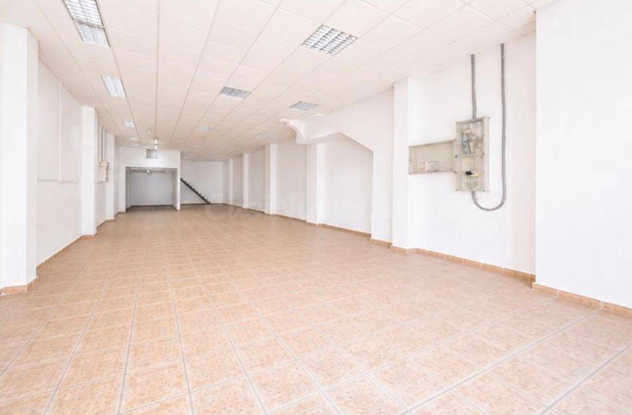 LOCAL COMERCIAL A 600 METROS DE LA PLAYA DE LAS CANTERAS - foto 3