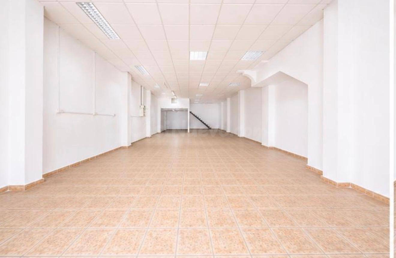 LOCAL COMERCIAL A 600 METROS DE LA PLAYA DE LAS CANTERAS - foto 5