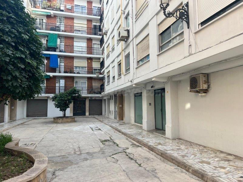 ** MAGINFICO LOCAL CALLE ACTOR LLORENS, ALBORS, IDEAL PARA D - foto 5