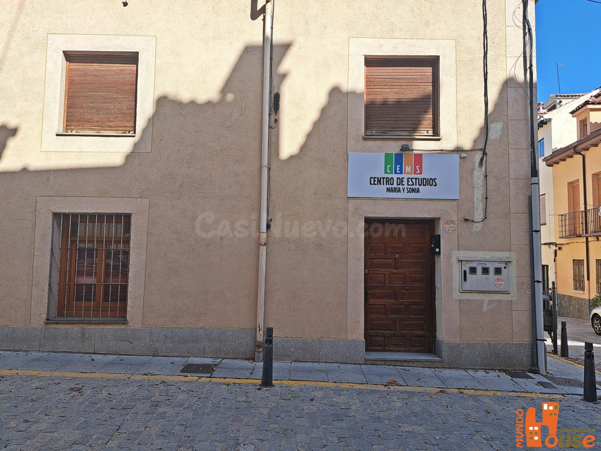 Local en alquiler en pleno centro de San Ildefonso - foto 2