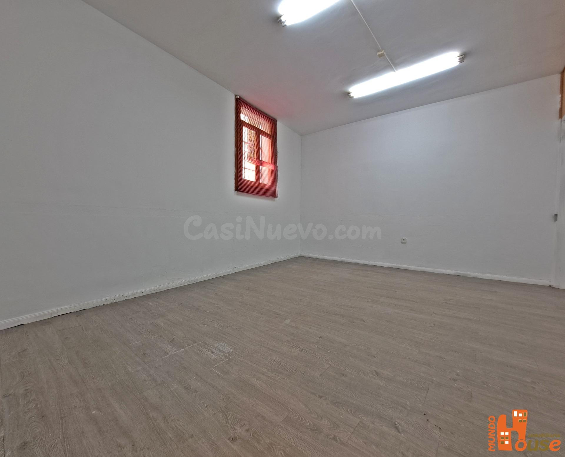 Local en alquiler en pleno centro de San Ildefonso - foto 4
