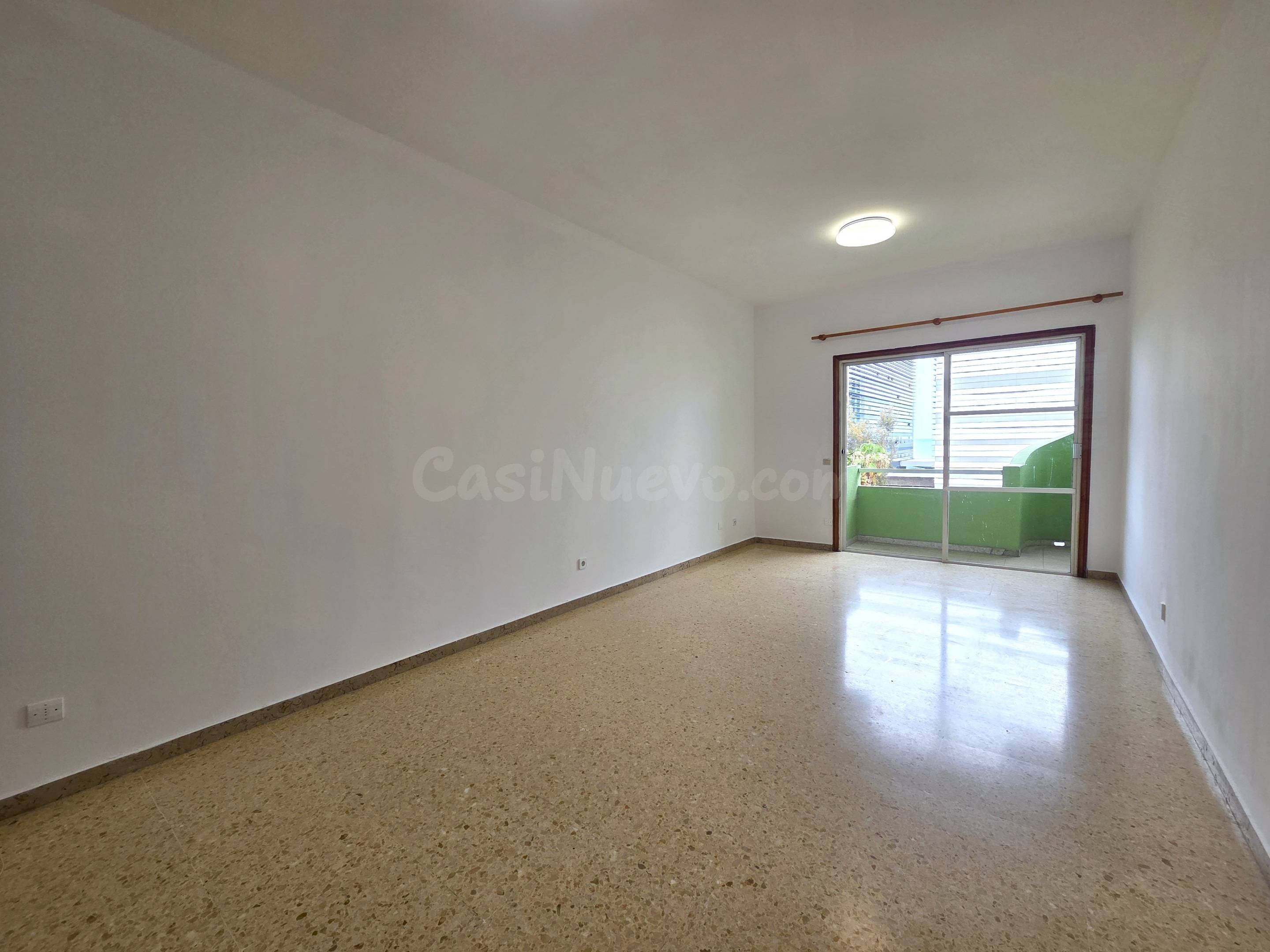 Amplio piso en venta en la calle Córdoba, a pocos metros de  - foto 3