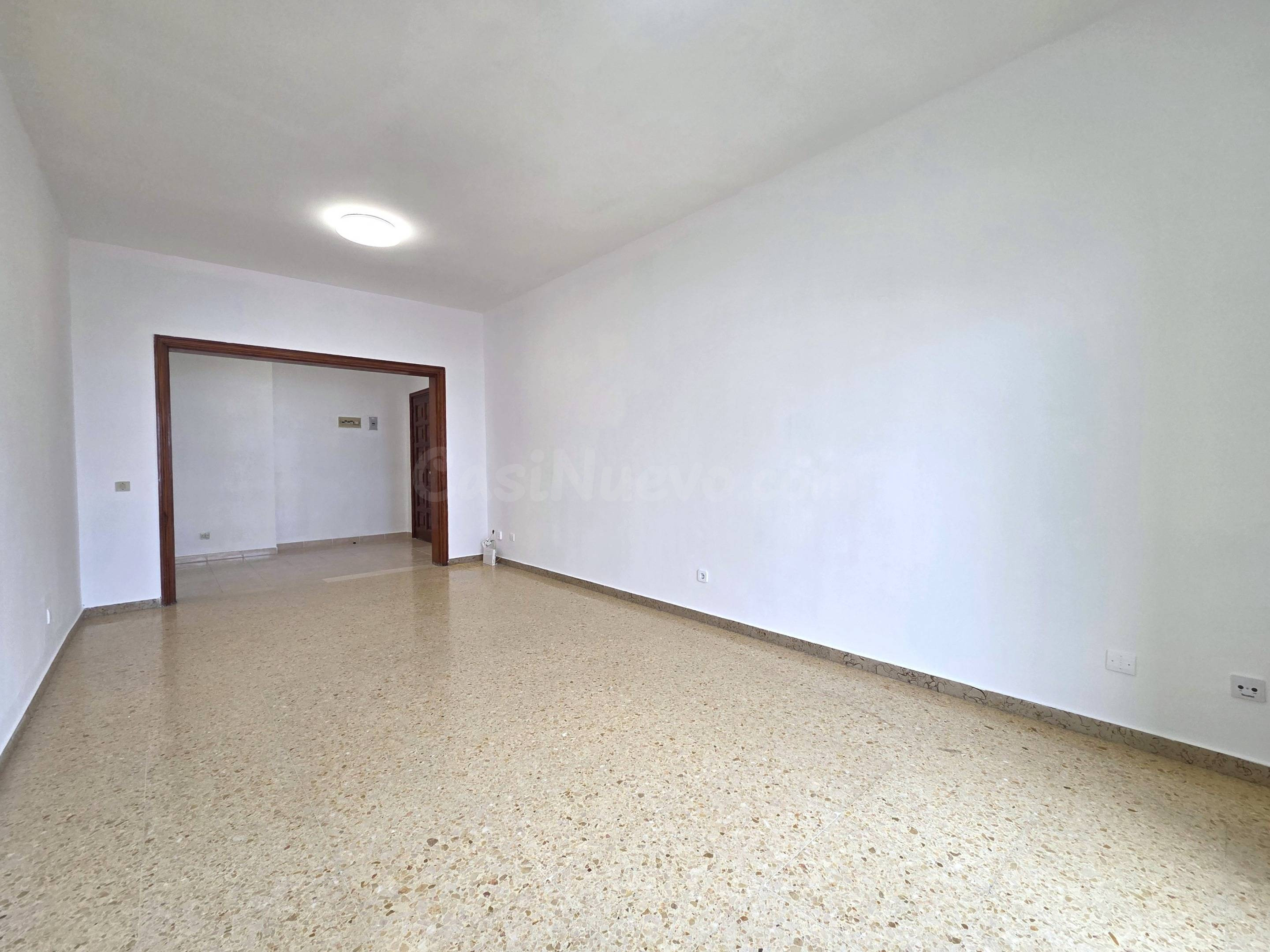 Amplio piso en venta en la calle Córdoba, a pocos metros de  - foto 5