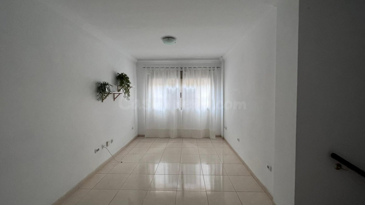 BONITO PISO EN LA ZONA DE LOS MAJUELOS. - foto 4