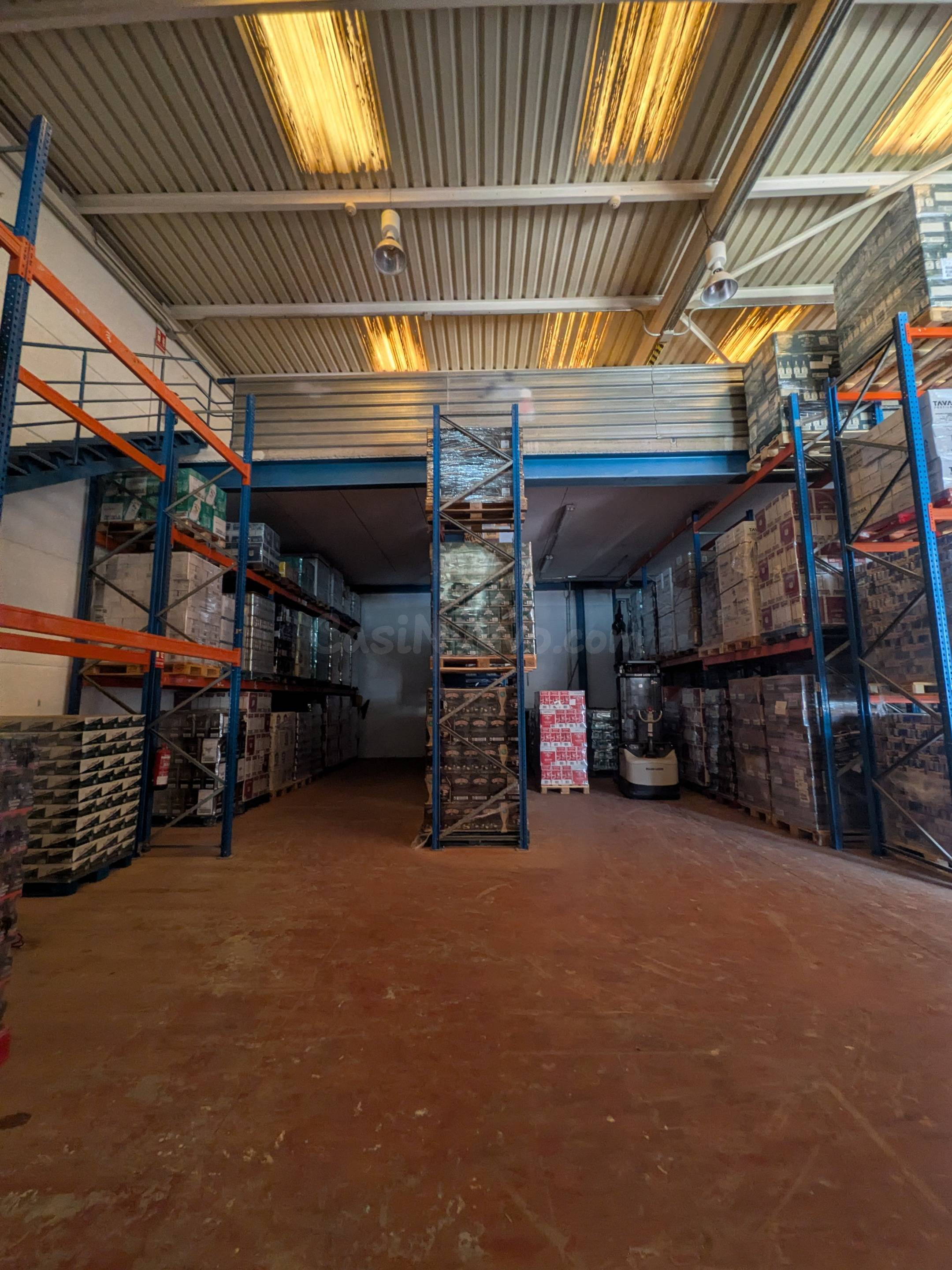 Nave industrial /Almacén 400m2 en calle del Herraje Cruce de - foto 5