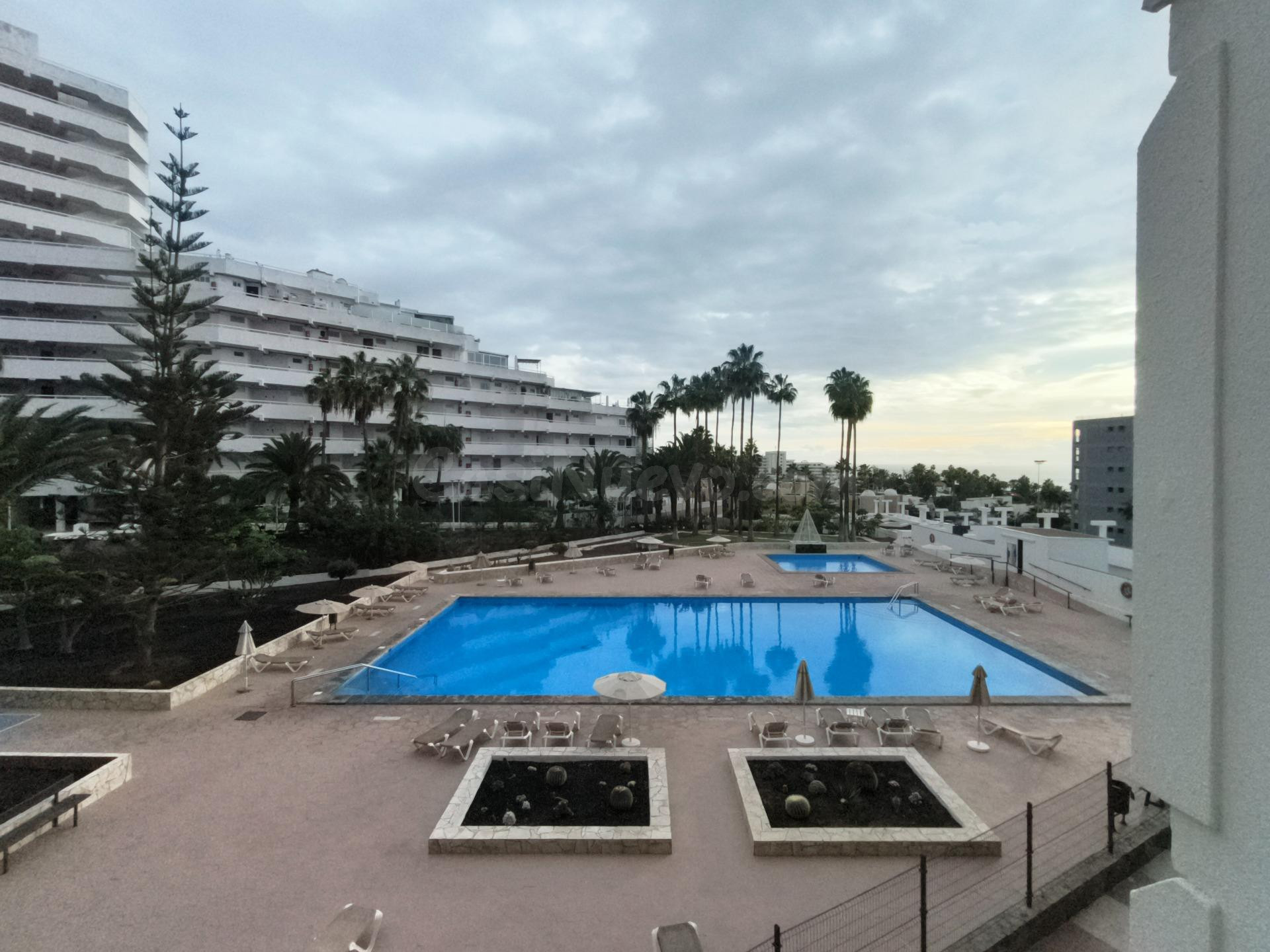 Oportunidad de inversión con terraza y piscina comunitaria e - foto 4