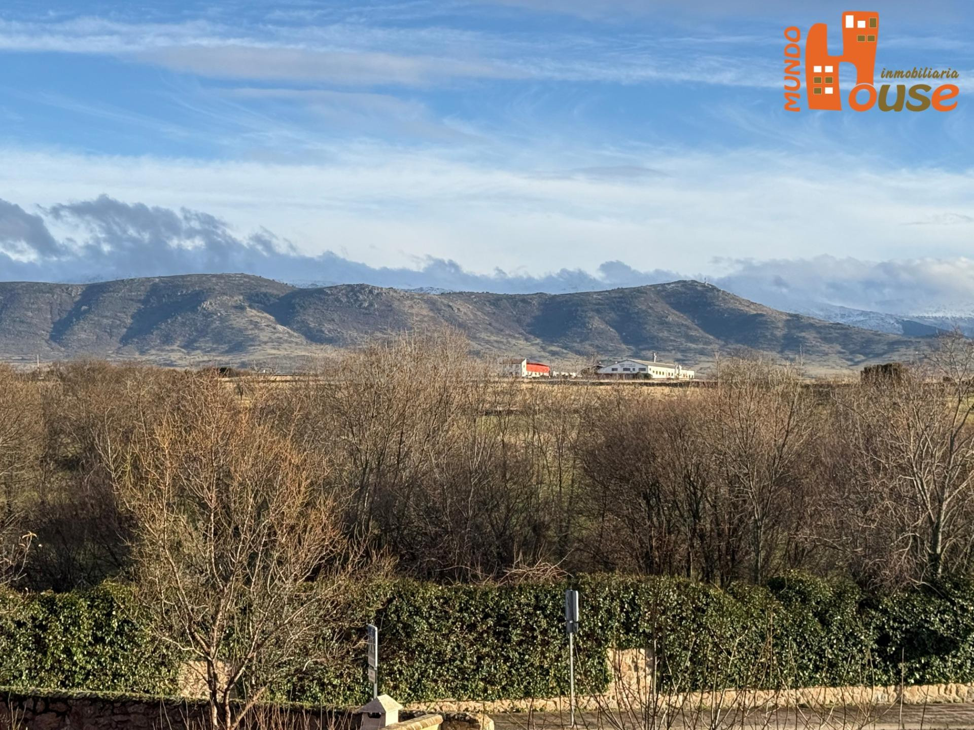 Parcela urbana en Tizneros - foto 2