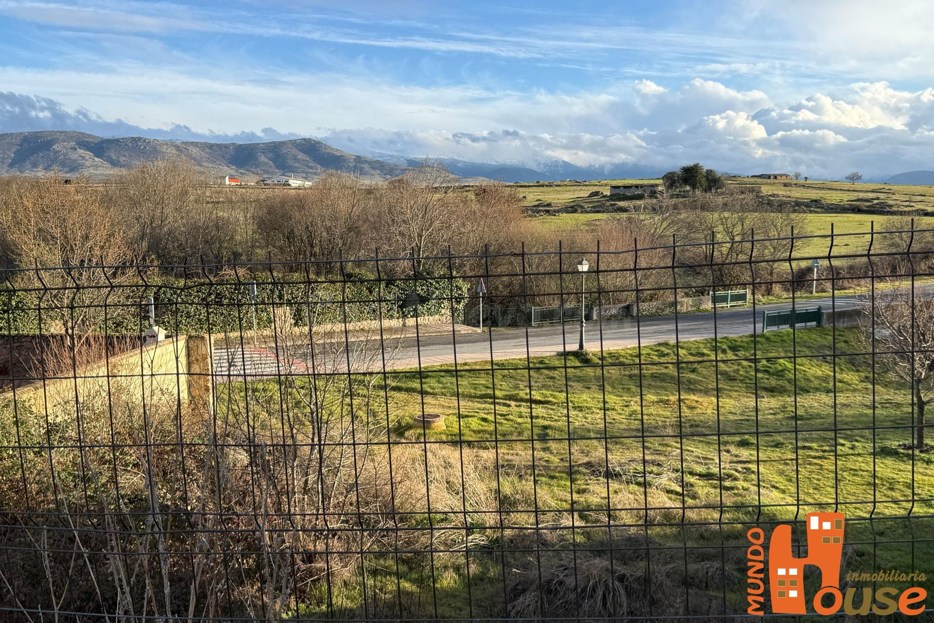Parcela urbana en Tizneros - foto 4