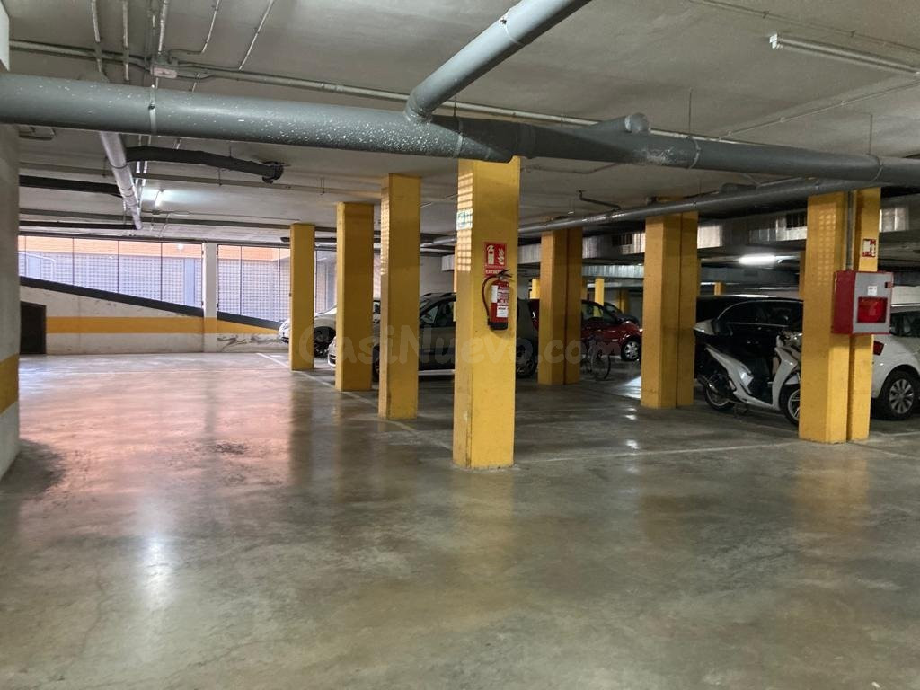 Plaza de Parqunig de 12 m2 en c/ Cervantes - foto 4
