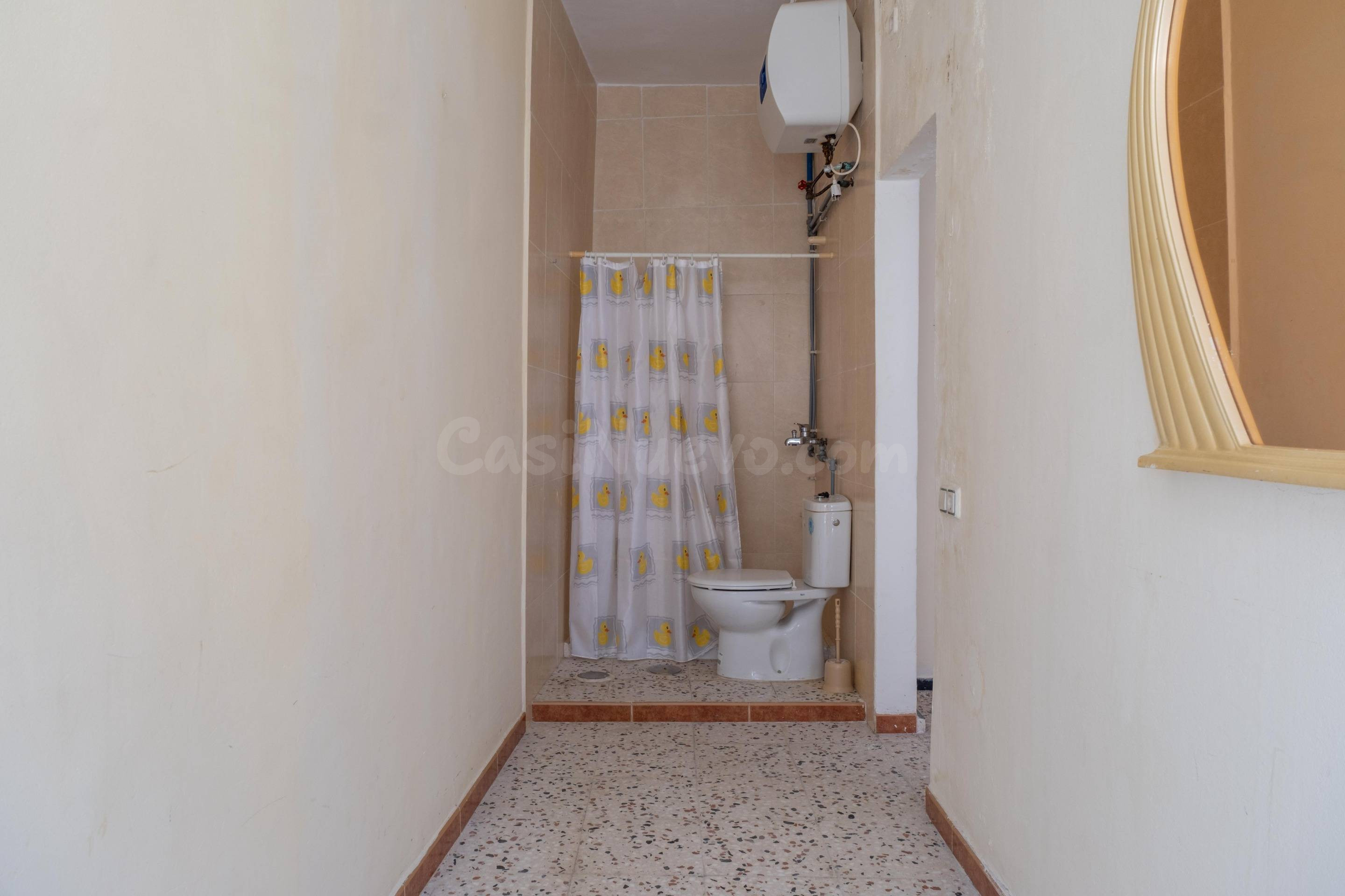 Casa terrera en esquina con amplio garaje y azotea con vista - foto 5