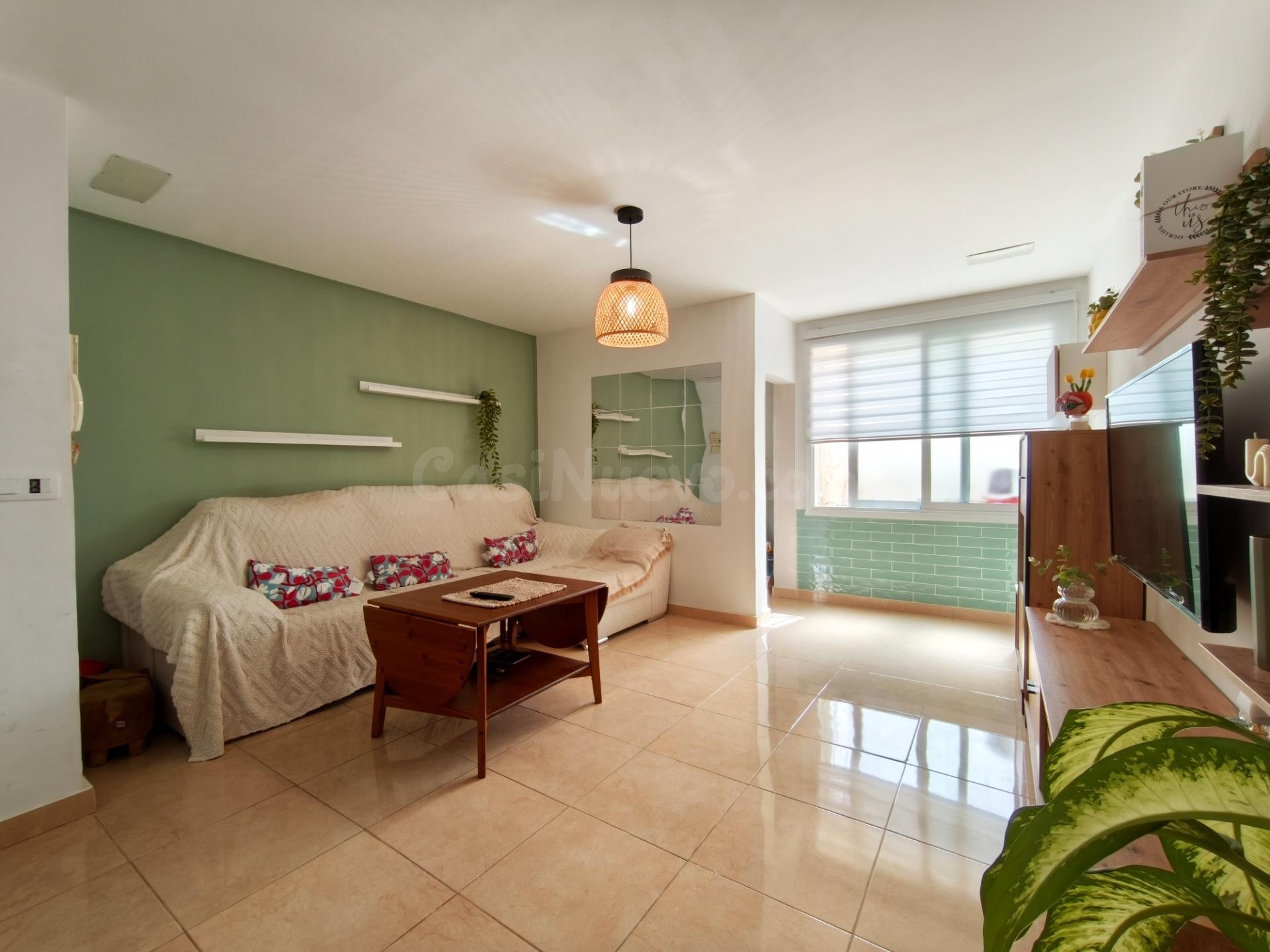 VIVIENDA DE TRES habitaciones CON TERRAZA TECHADA. - foto 2