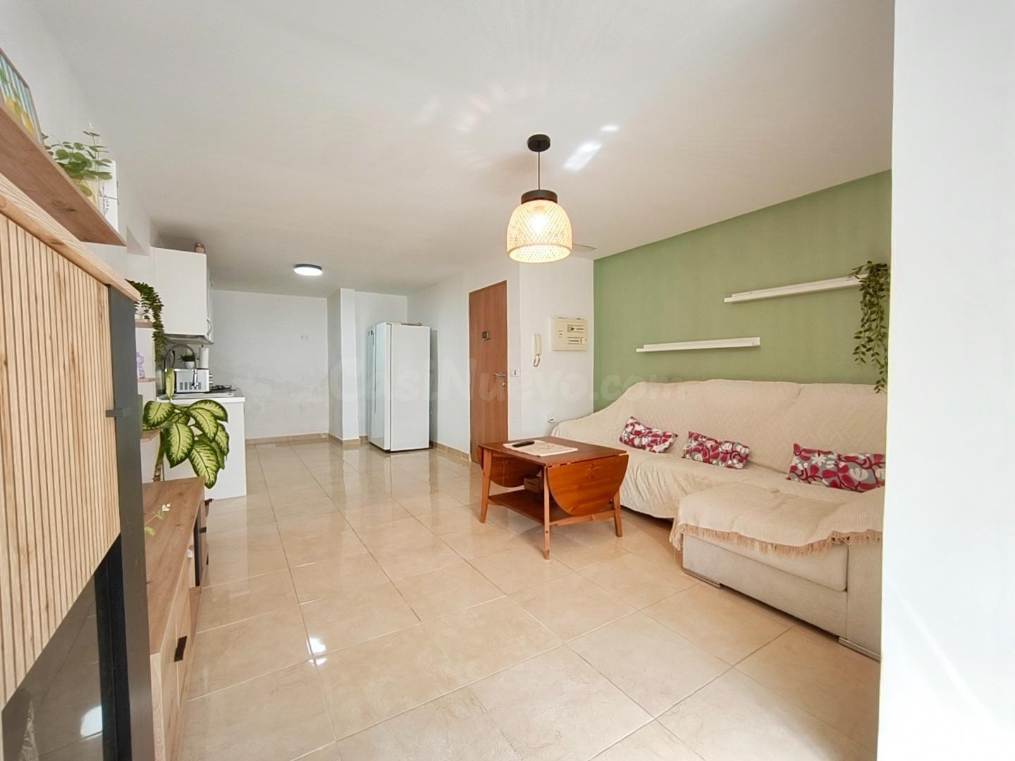 VIVIENDA DE TRES habitaciones CON TERRAZA TECHADA. - foto 4