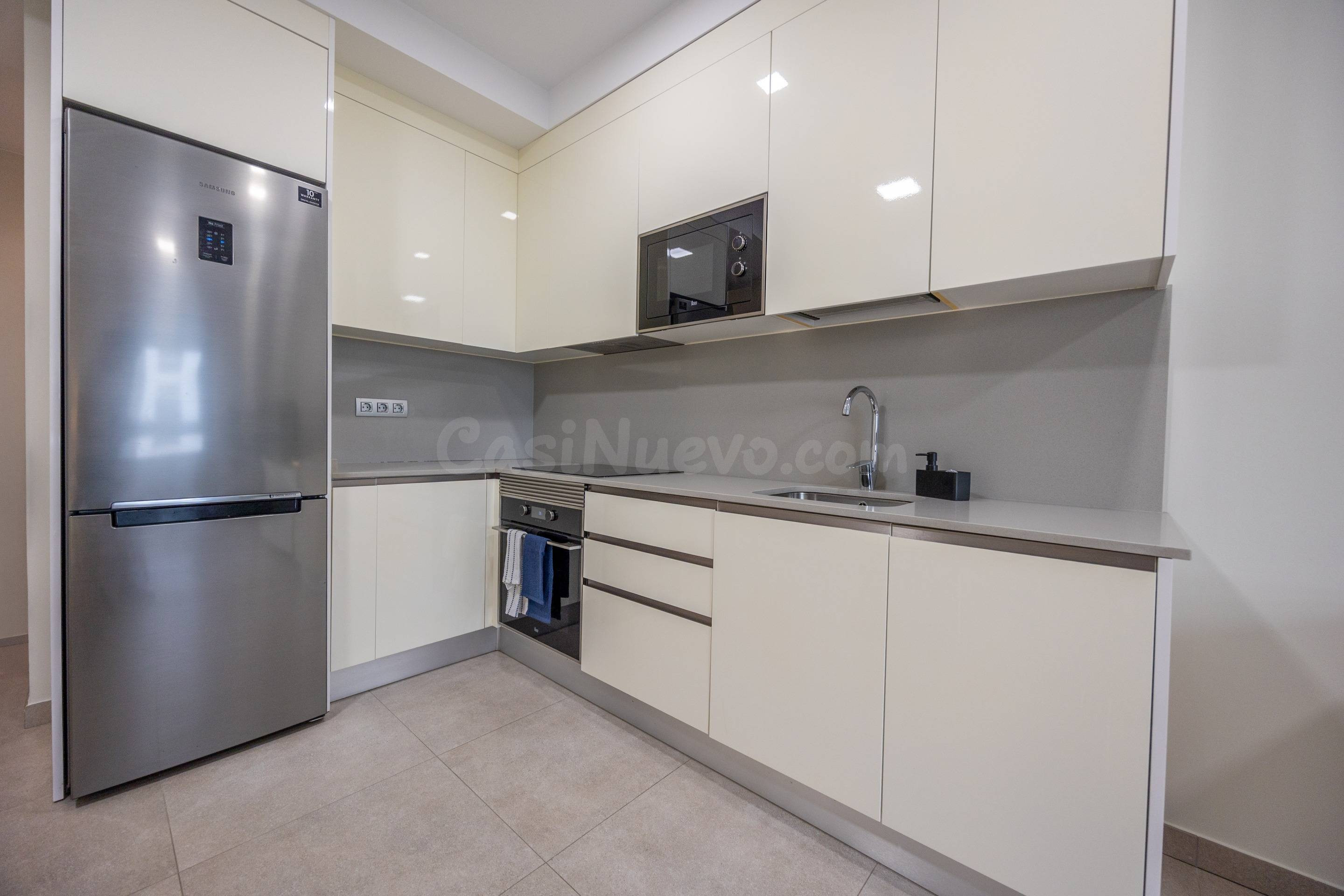 A UN PASO DE LAS CANTERAS Y ALCARAVANERAS CON DOS DORMITORIO - foto 2