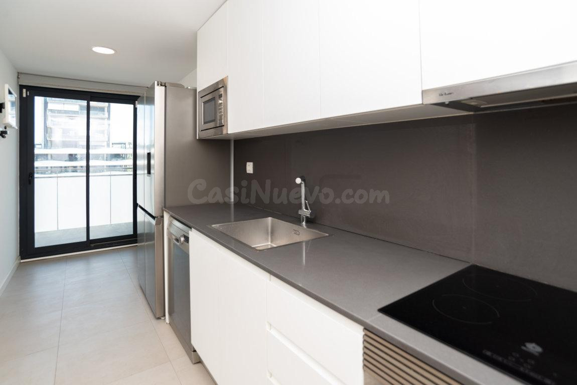 Piso de 3 habitaciones, 2 baños, Parking, trastero y Piscina - foto 3