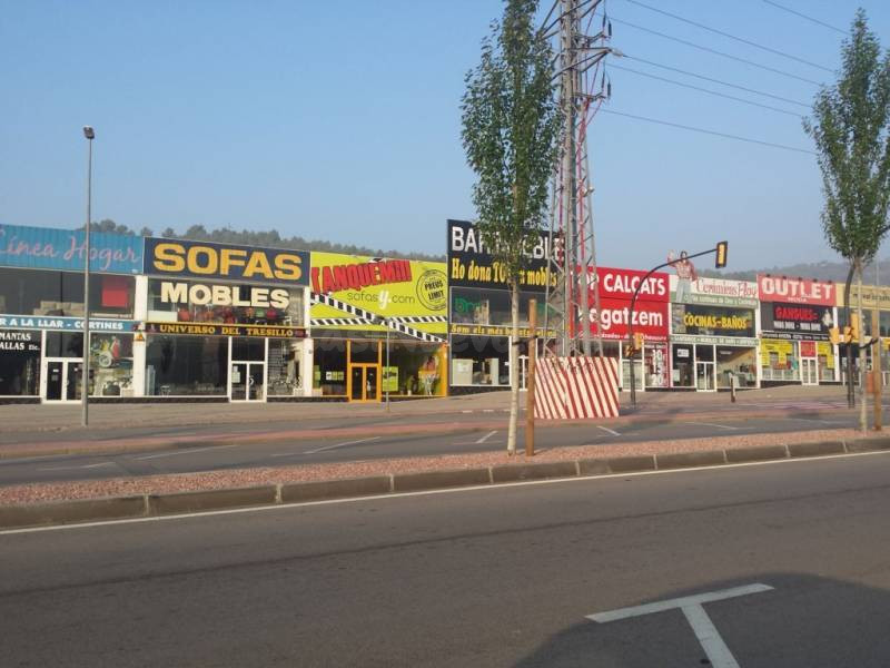 Terreno en alquiler en zona comercial - foto 3