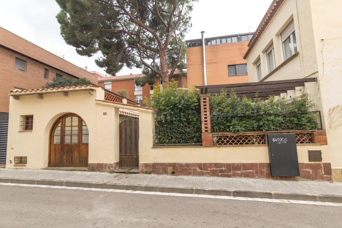 Especial y única casa en el Eixample de Sant Cugat - foto 2