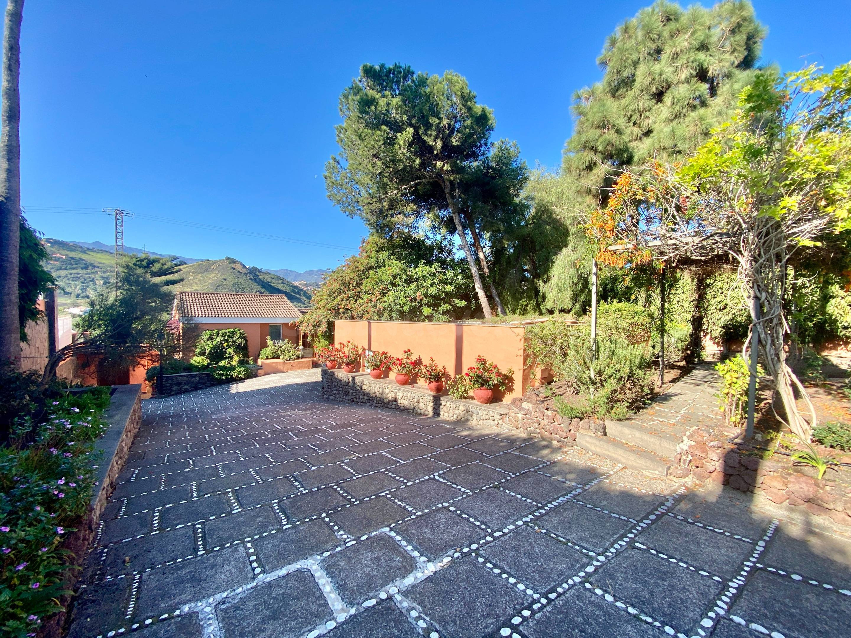 EXCLUSIVO CHALET EN ALQUILER EN LOS HOYOS