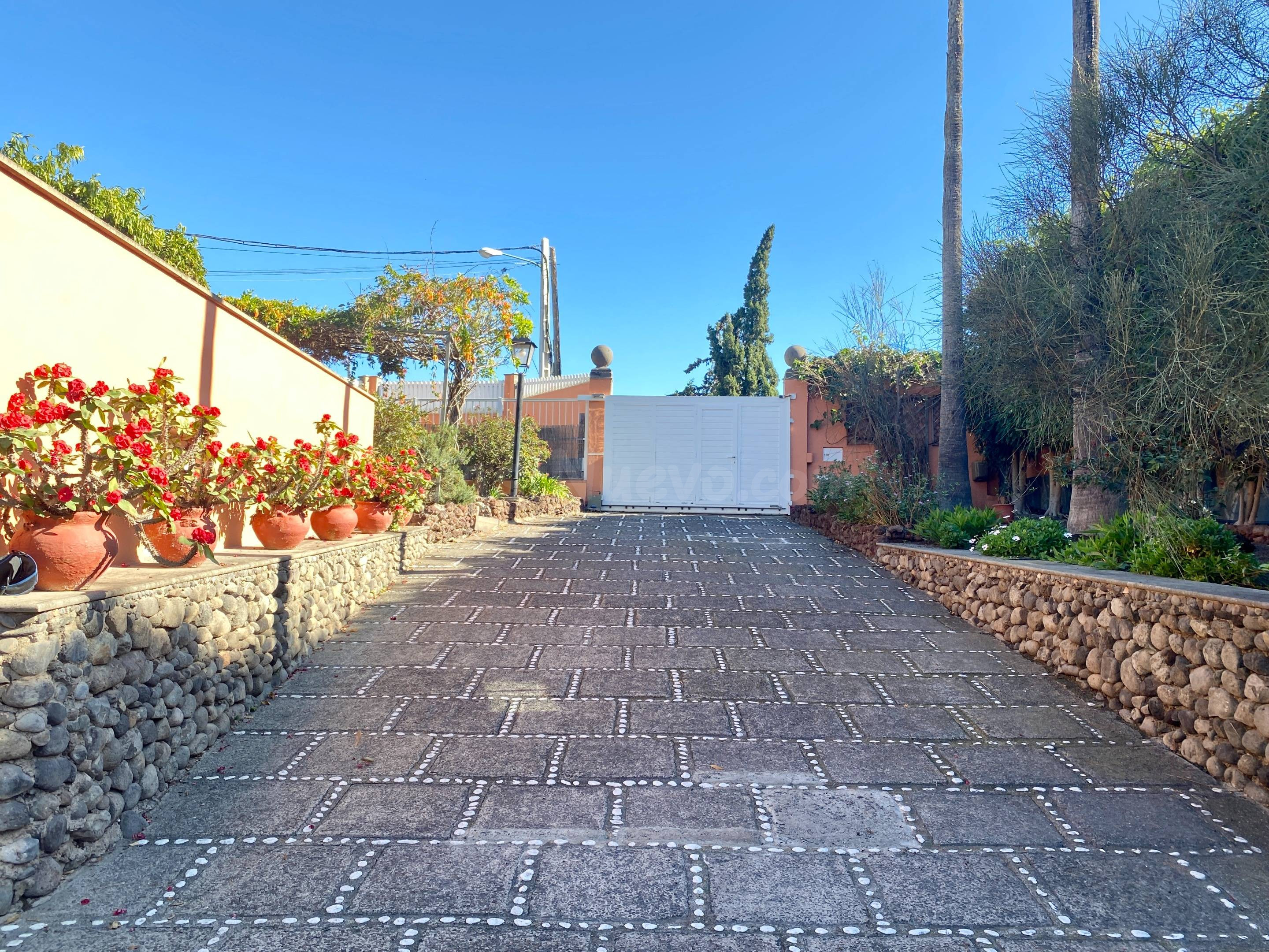EXCLUSIVO CHALET EN ALQUILER EN LOS HOYOS - foto 2
