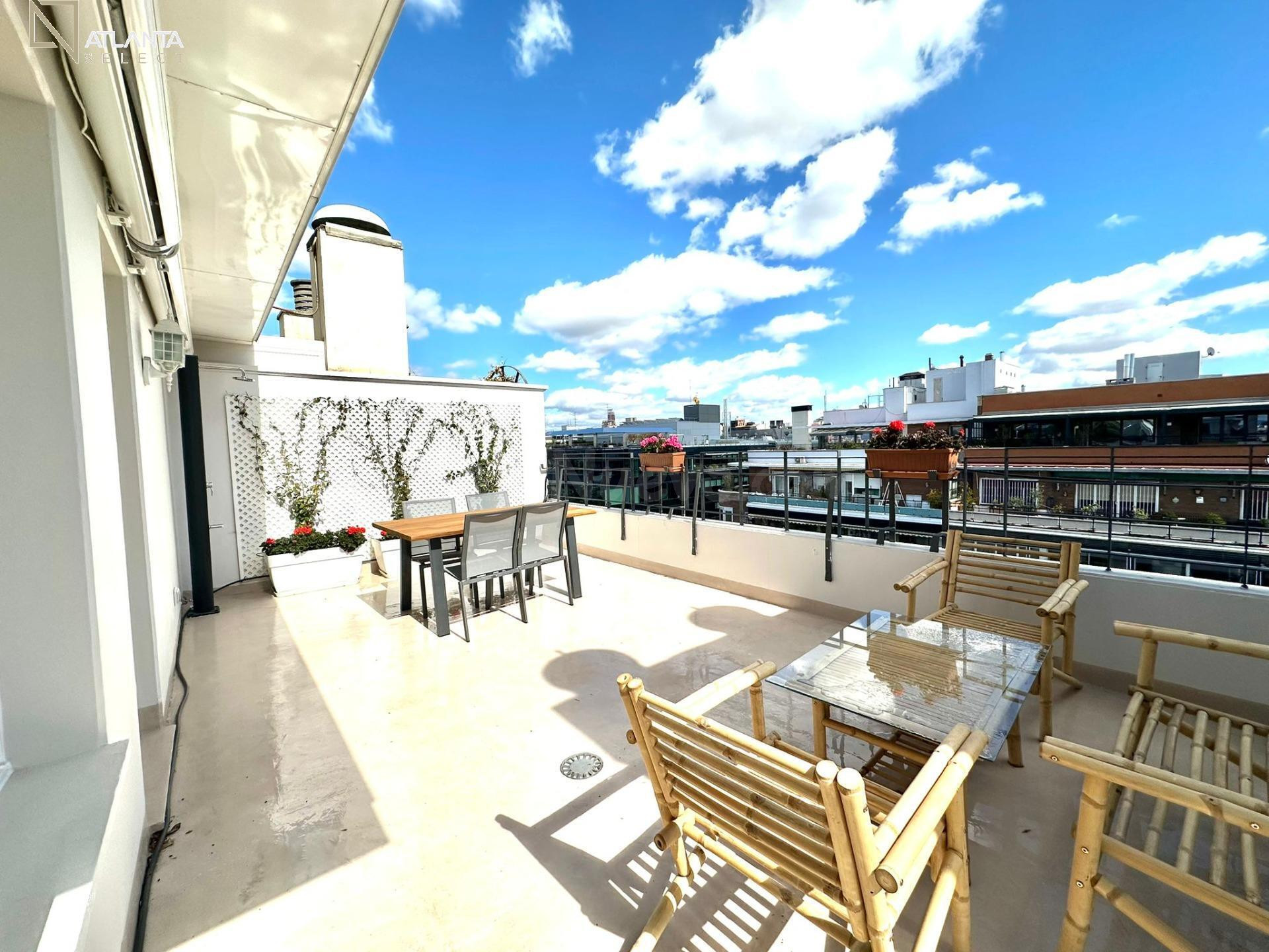 ESPECTACULAR ATICO  CON TERRAZA DE 100M2 REFORMADO A ESTRENAR