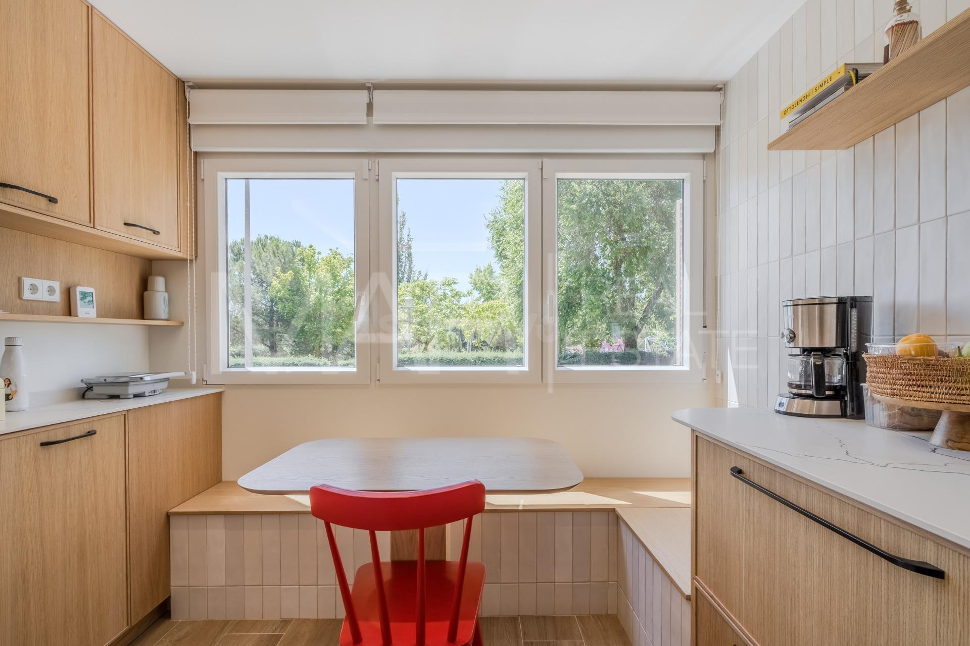 Chalet adosado recientemente reformado en urbanización con p - foto 4