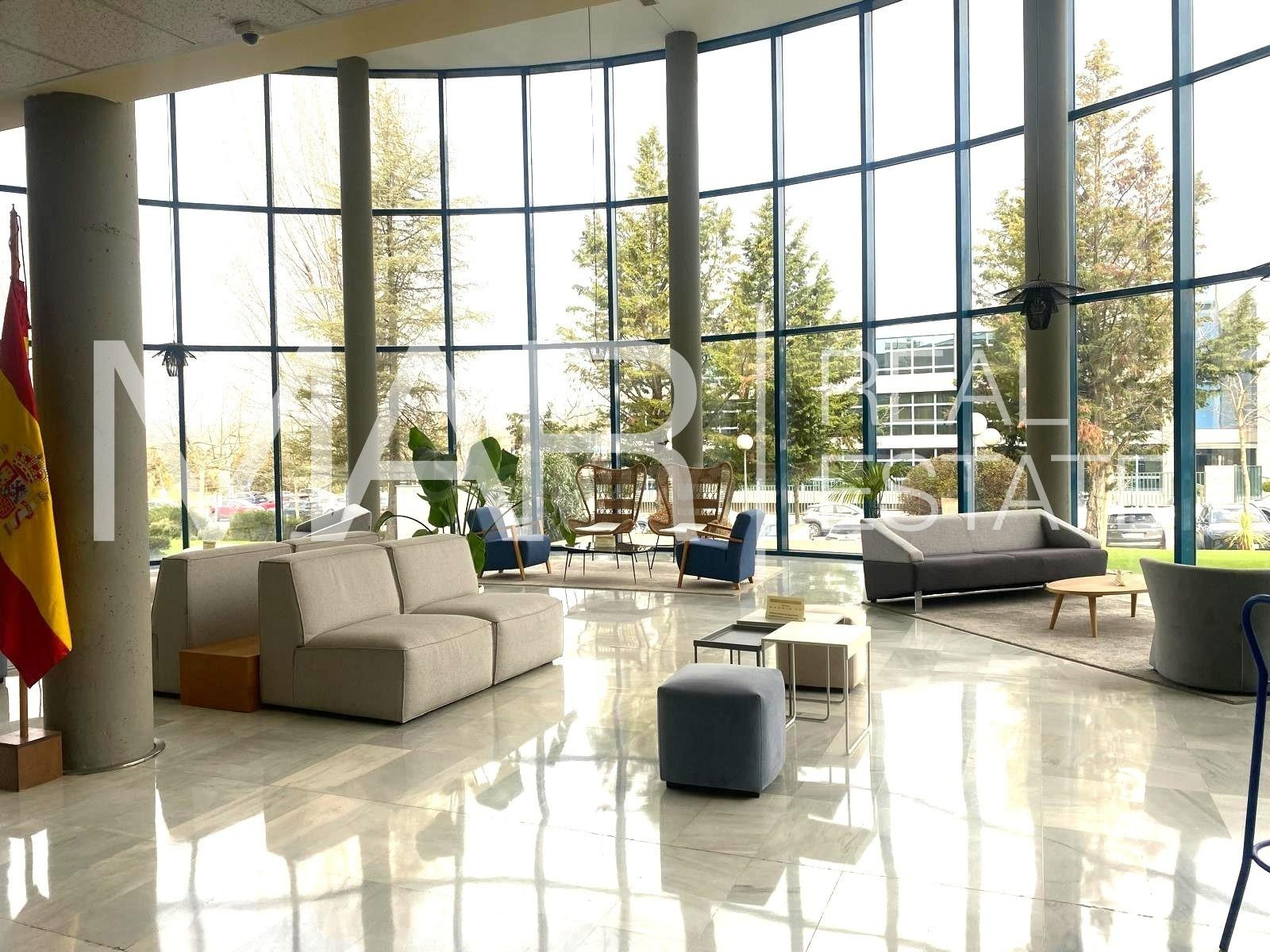 Oficina exterior de 126 m2 construidos – Disponibilidad inme