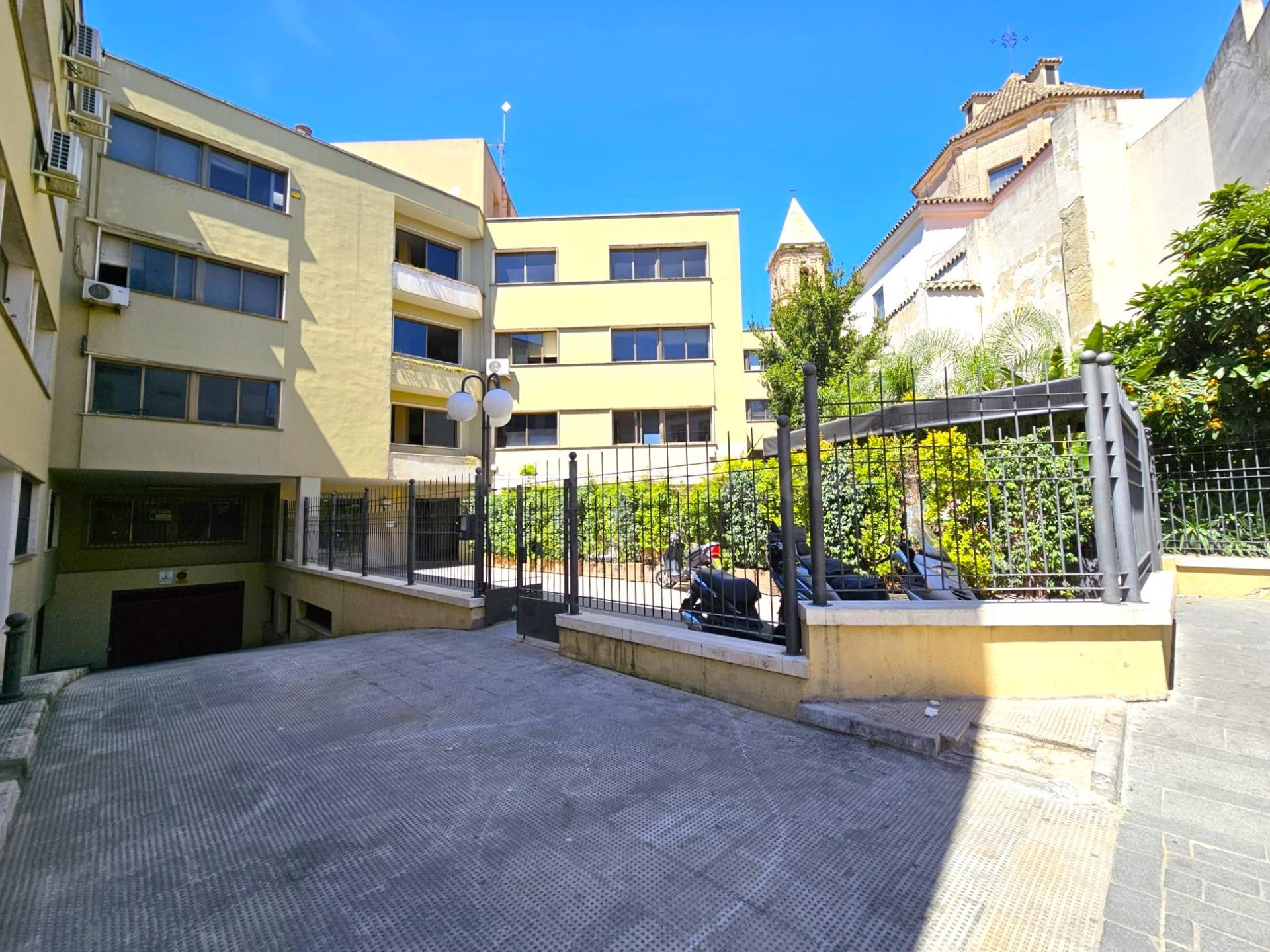 Oficina en el centro de Jerez con más de 80 m2, equipada y l - foto 3