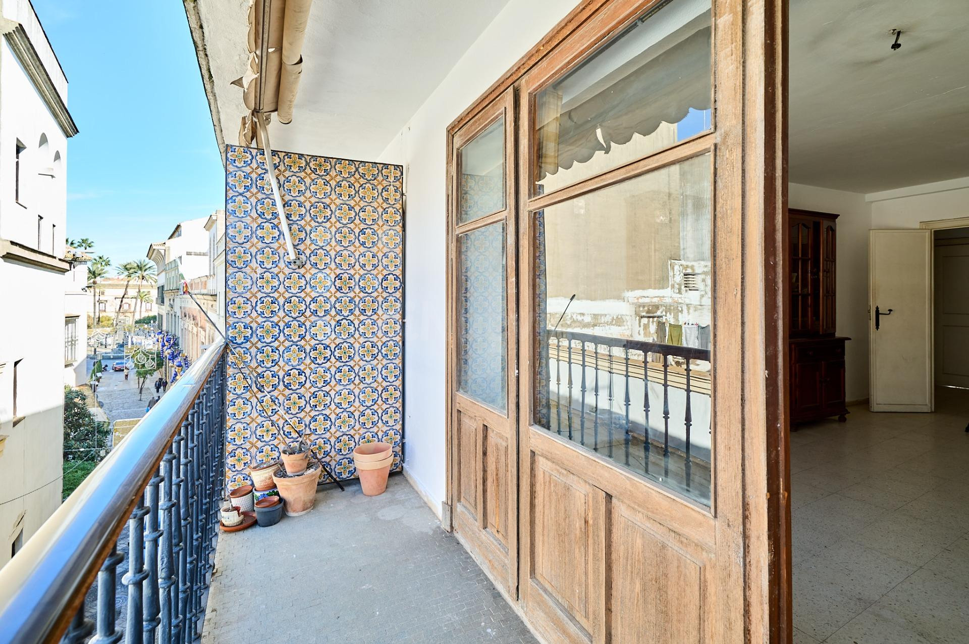 Exclusivo piso con terraza y vistas en plena Plaza Rafael Rivero – Calle Tornería - foto 2