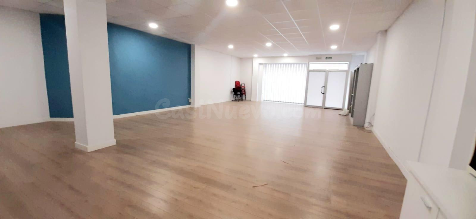 Local comercial amplio y versátil en zona estratégica con al - foto 3
