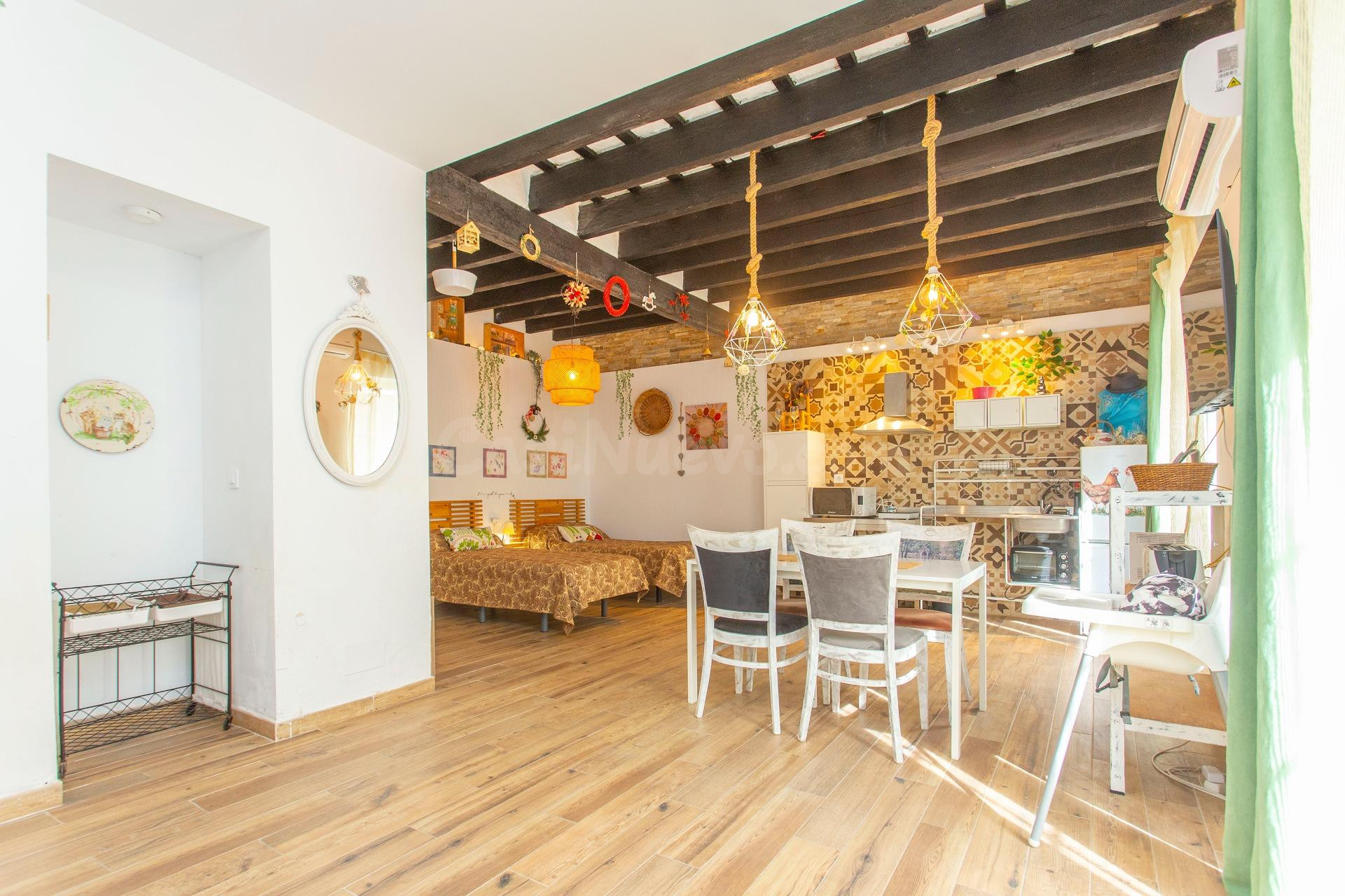 Espectacular loft reformado con licencia turística en Barrio de Santiago - foto 5