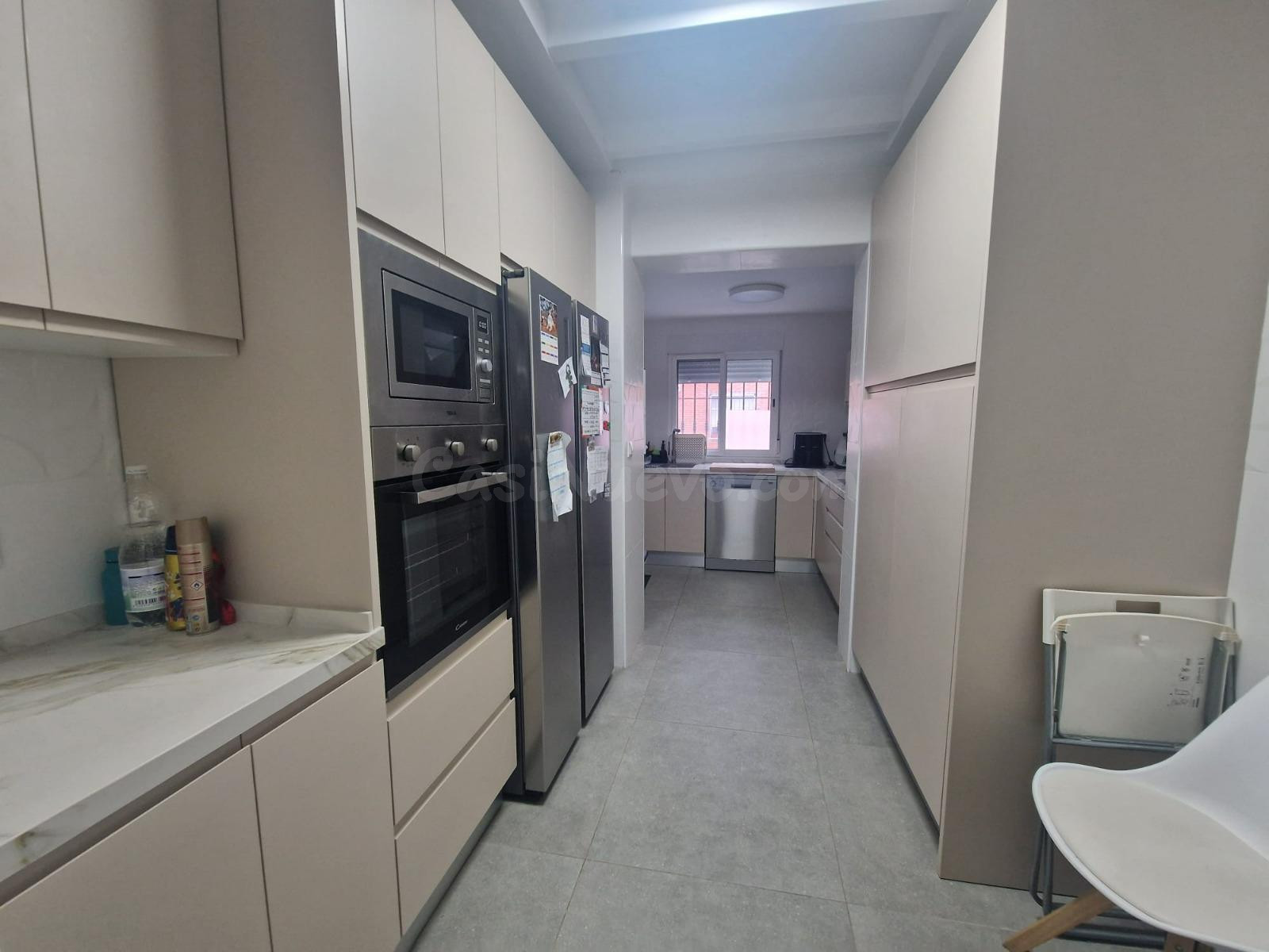 Vivienda reformada con patio, terrazas y placas solares en Zona Este. - foto 3