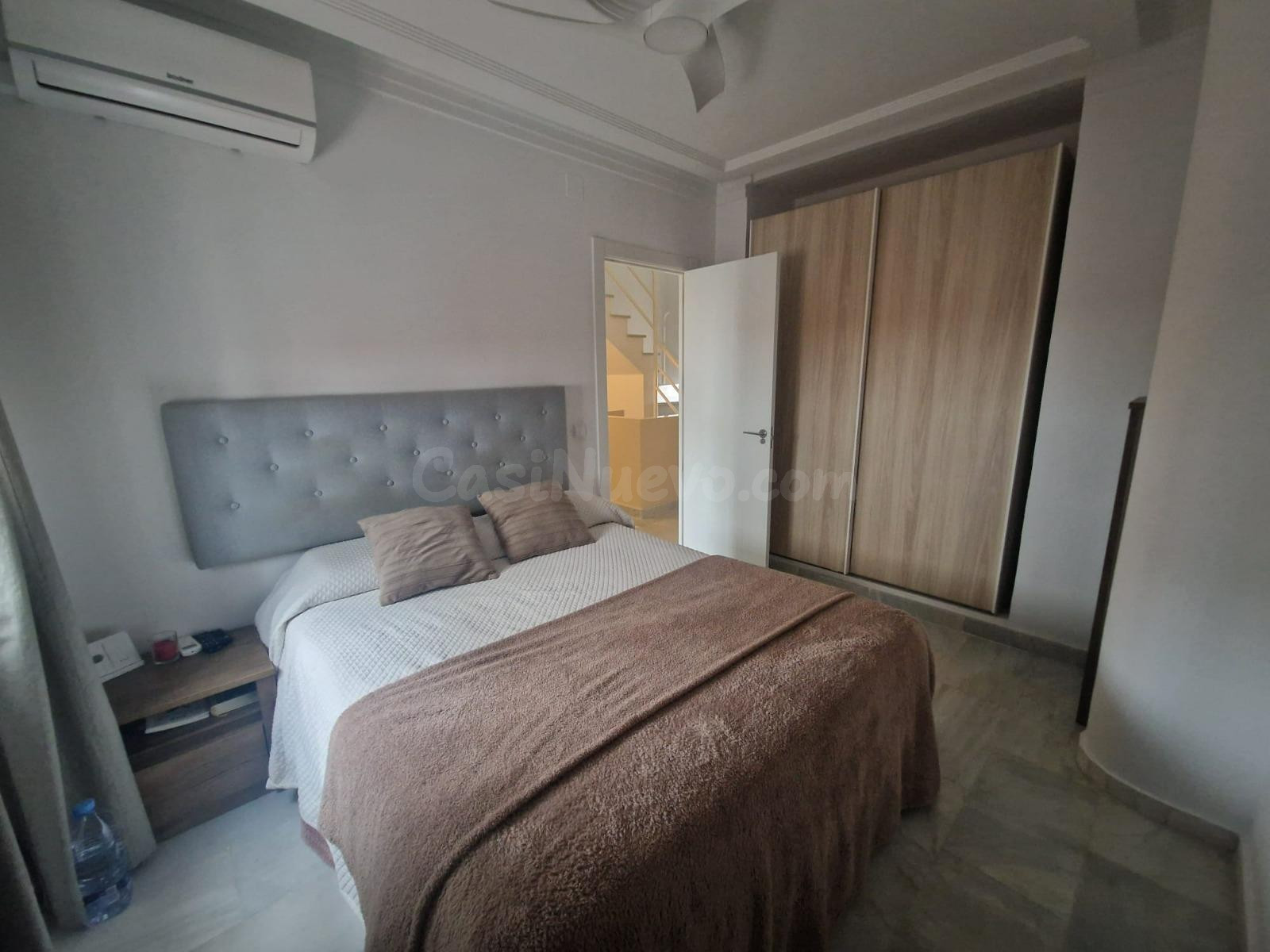 Vivienda reformada con patio, terrazas y placas solares en Zona Este. - foto 4