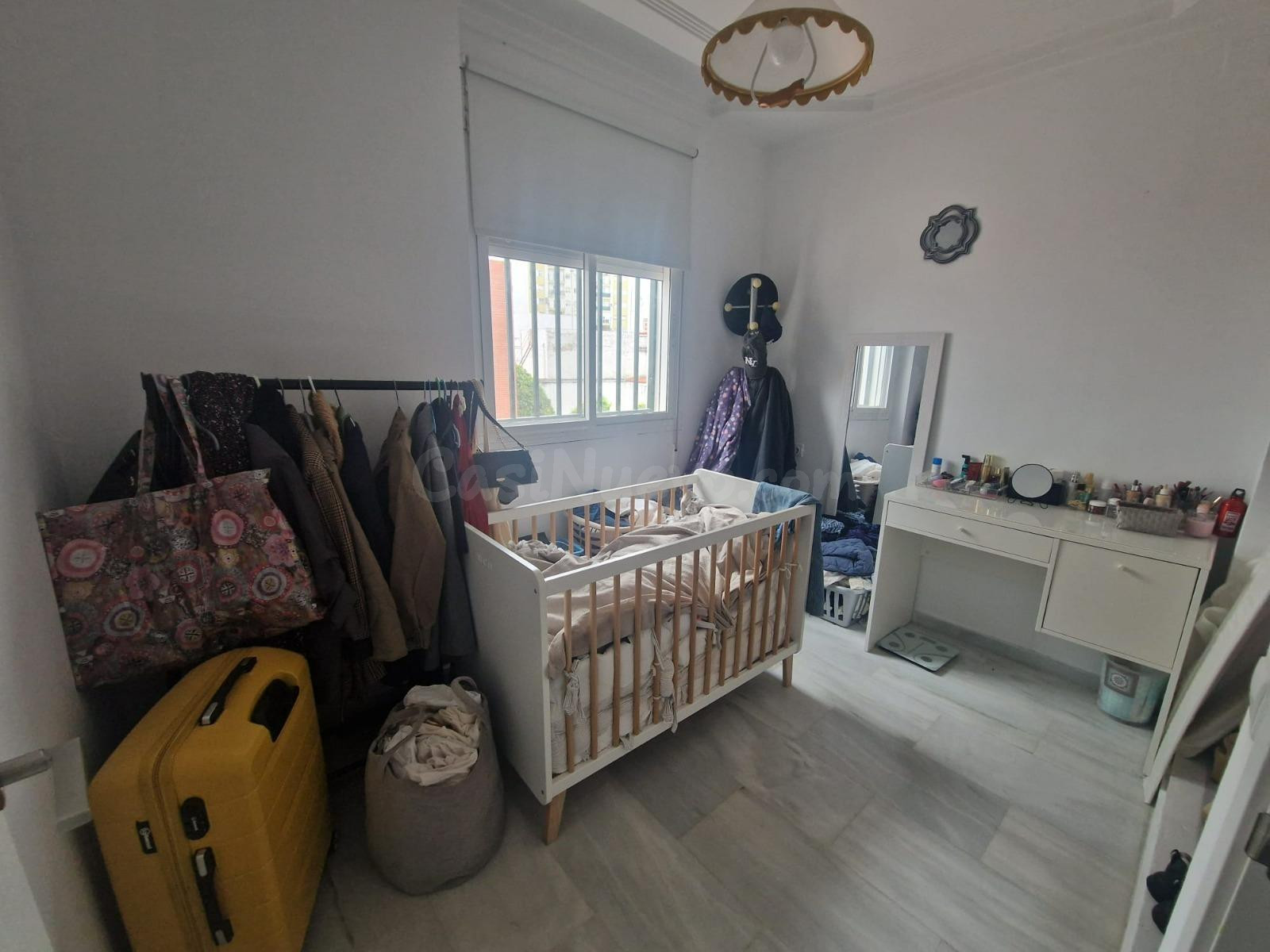 Vivienda reformada con patio, terrazas y placas solares en Zona Este. - foto 5