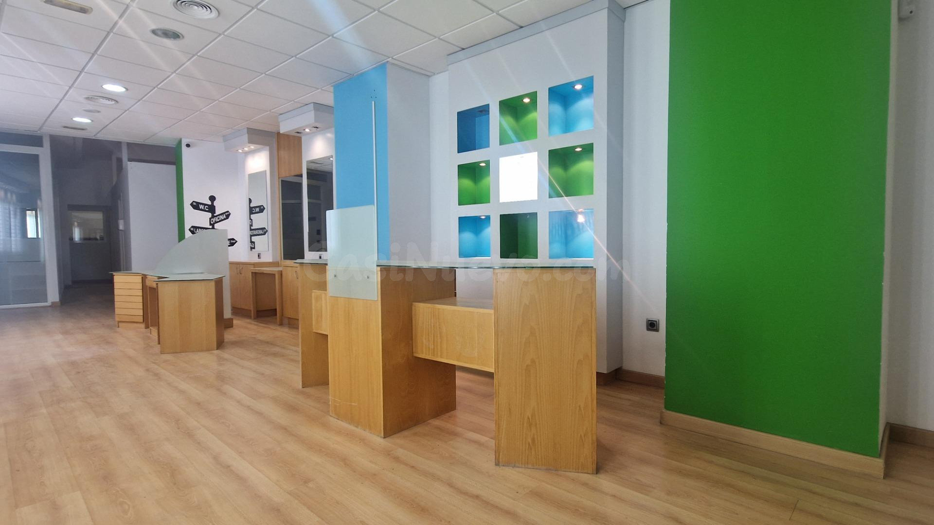 Amplio local comercial en alquiler y venta en pleno centro d