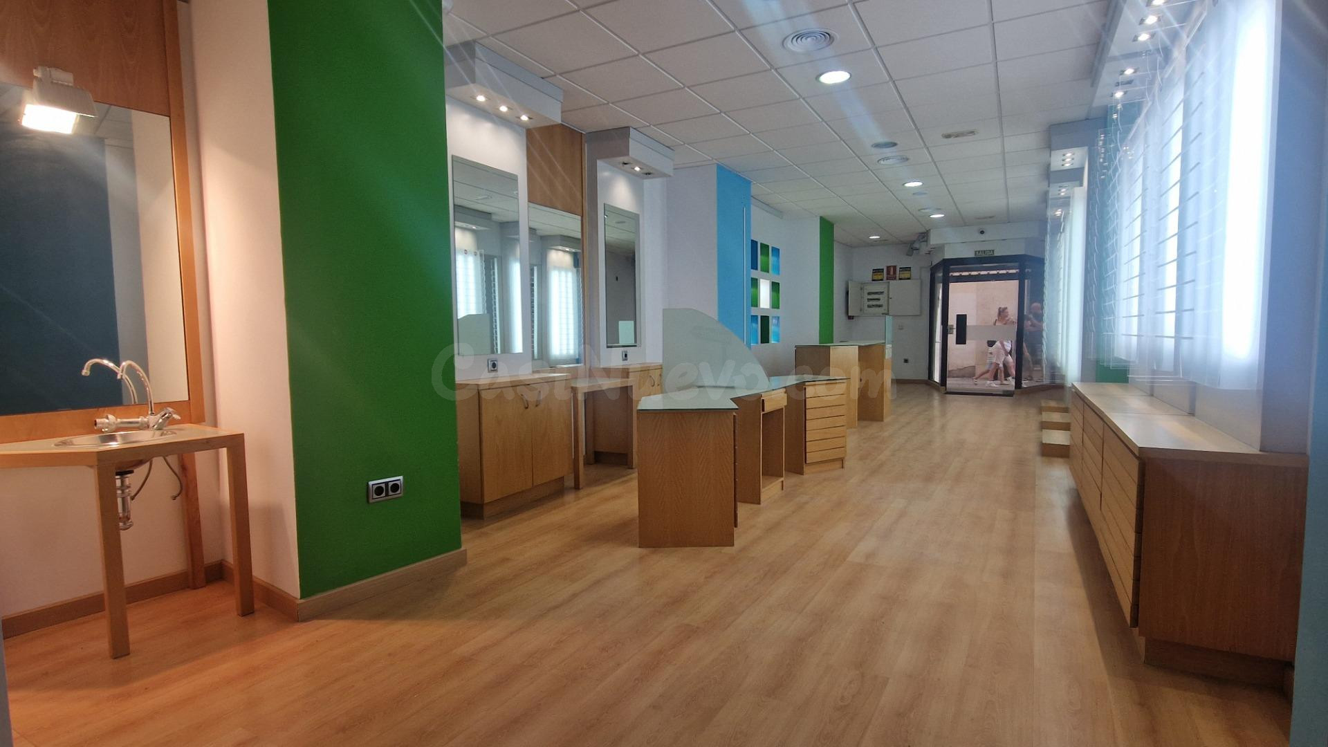 Amplio local comercial en alquiler y venta en pleno centro d - foto 5