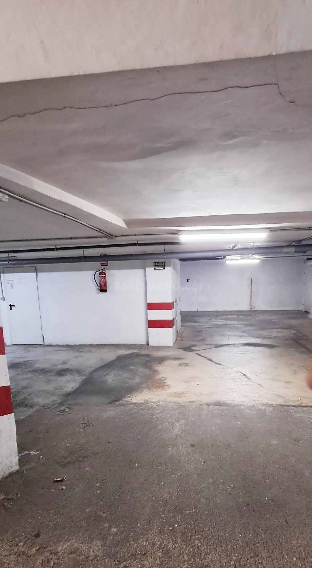 Plaza de garaje en venta en pleno centro de Torrevieja ¡A 40 - foto 3