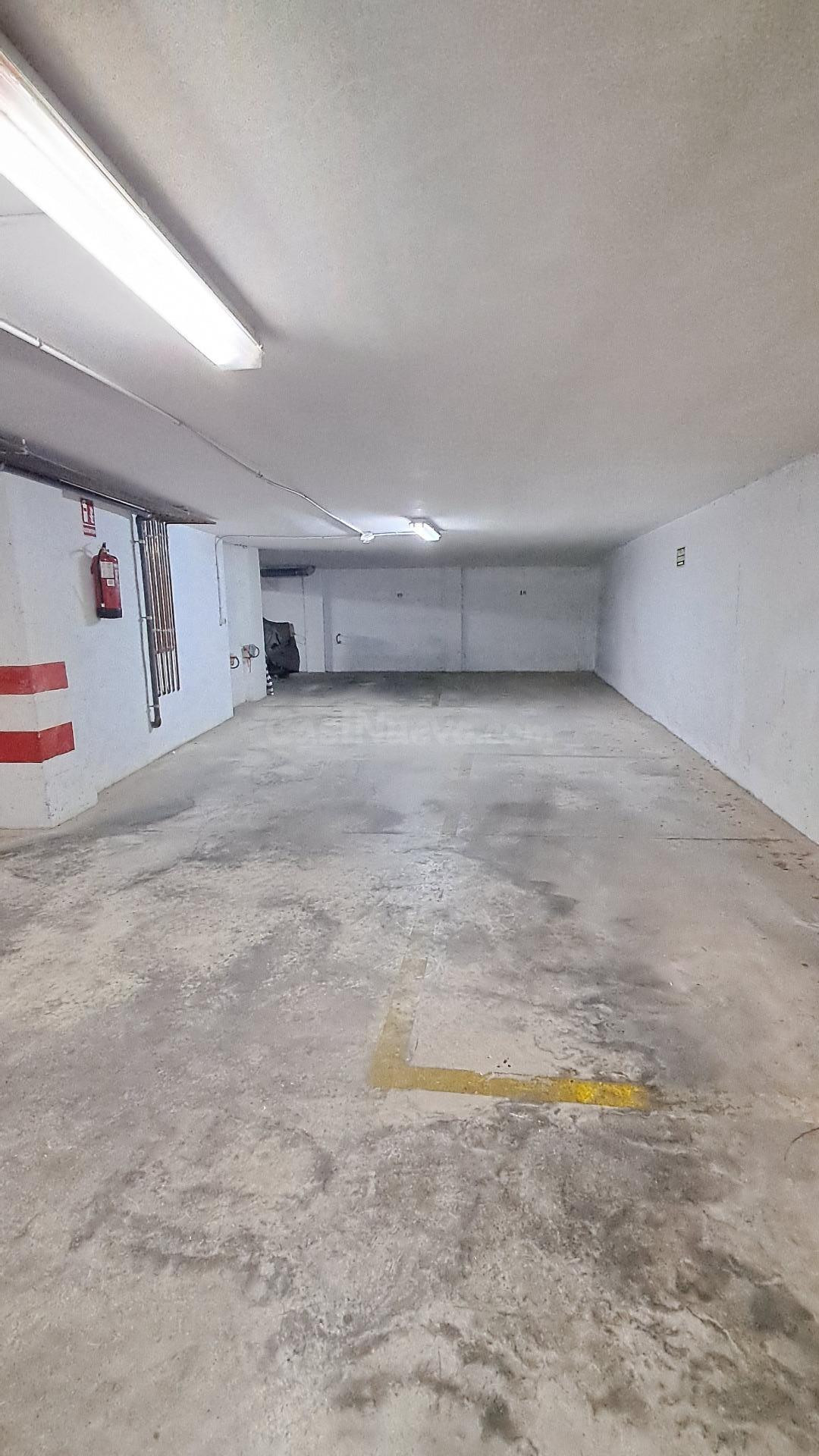 Plaza de garaje en venta en pleno centro de Torrevieja ¡A 40 - foto 4