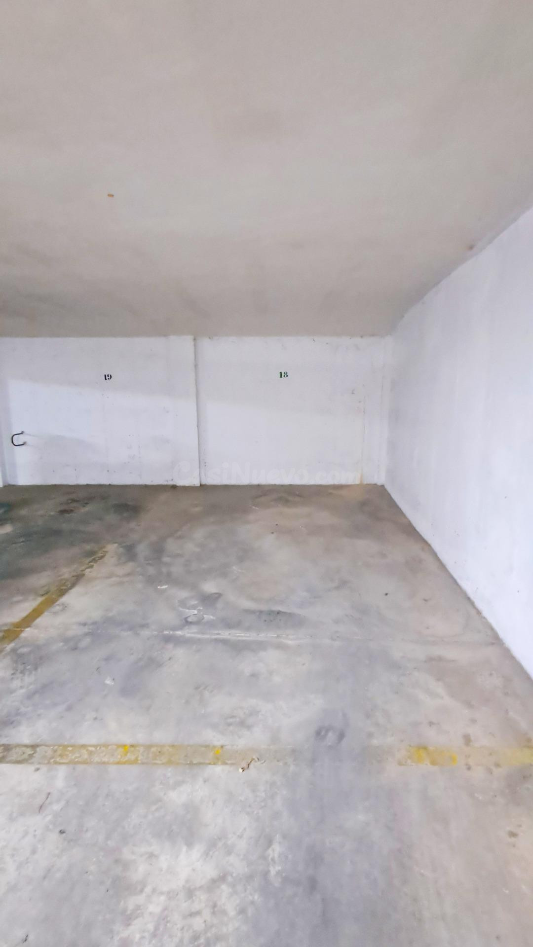 Plaza de garaje en venta en pleno centro de Torrevieja ¡A 40 - foto 5